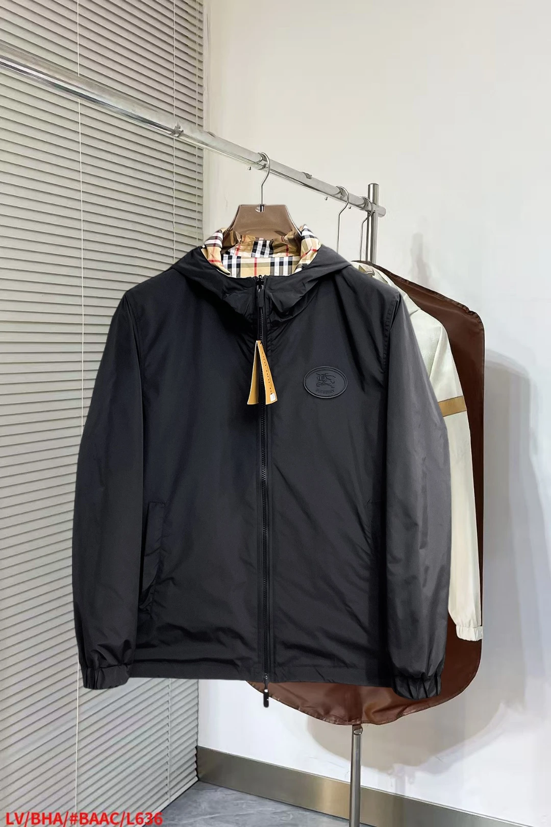 Burberry Jackets — 6483e671