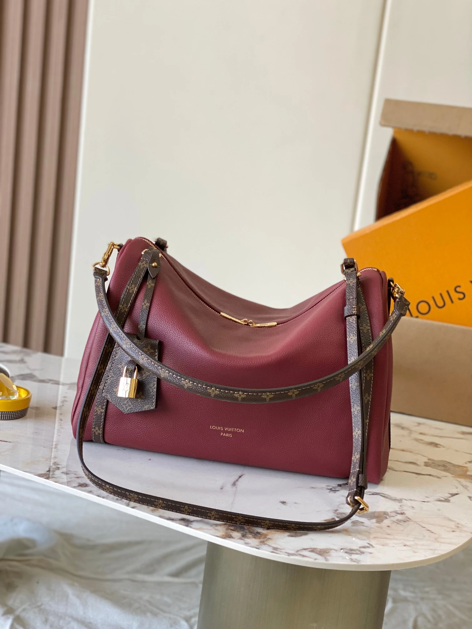 Louis Vuitton Bag — f0966ec2