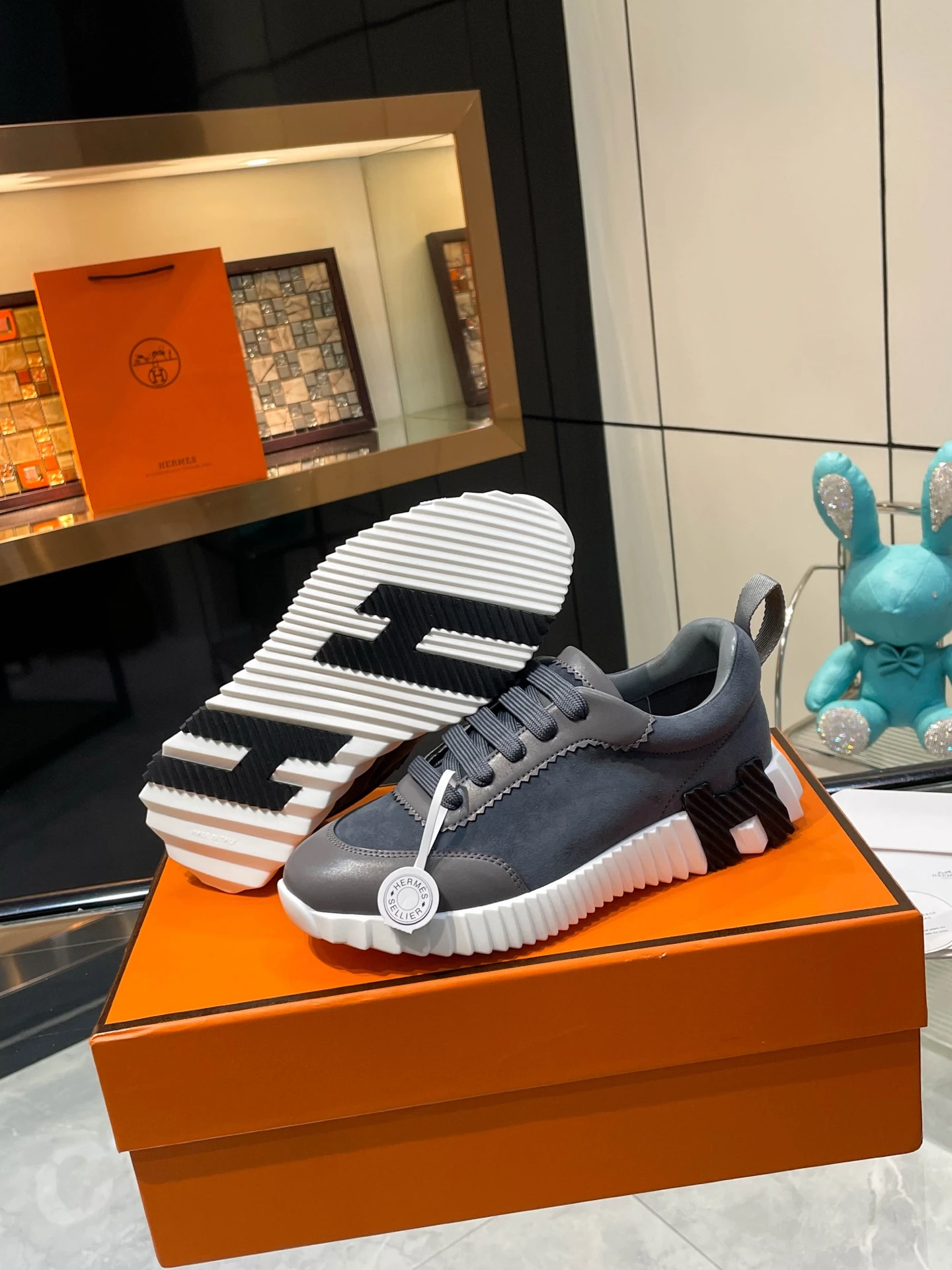 Hermès Sneakers — eeefa61b