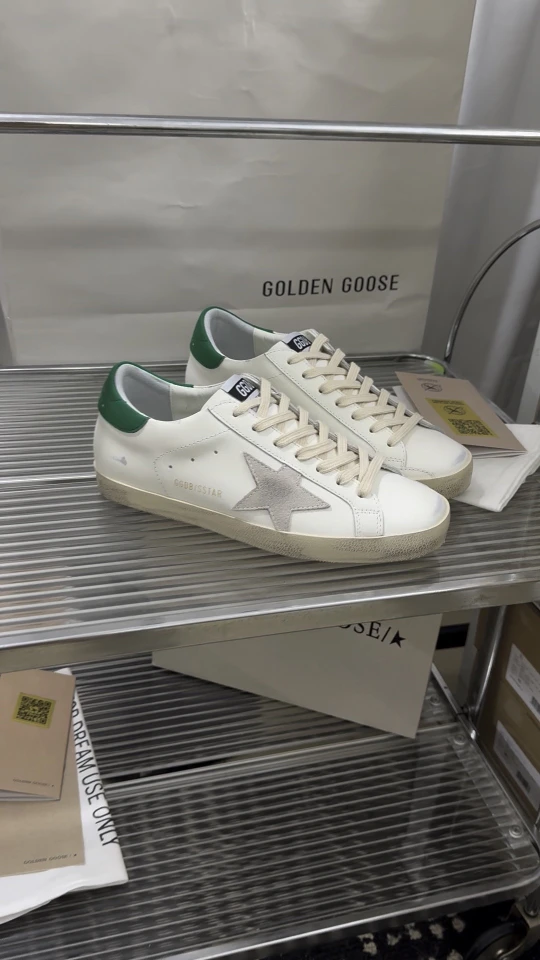 Golden Goose Sneakers — 6525bdce