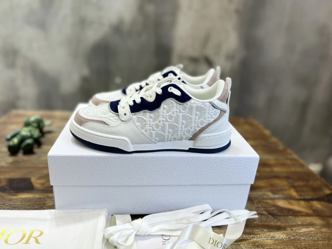 Dior Sneakers — 1ea38c9a