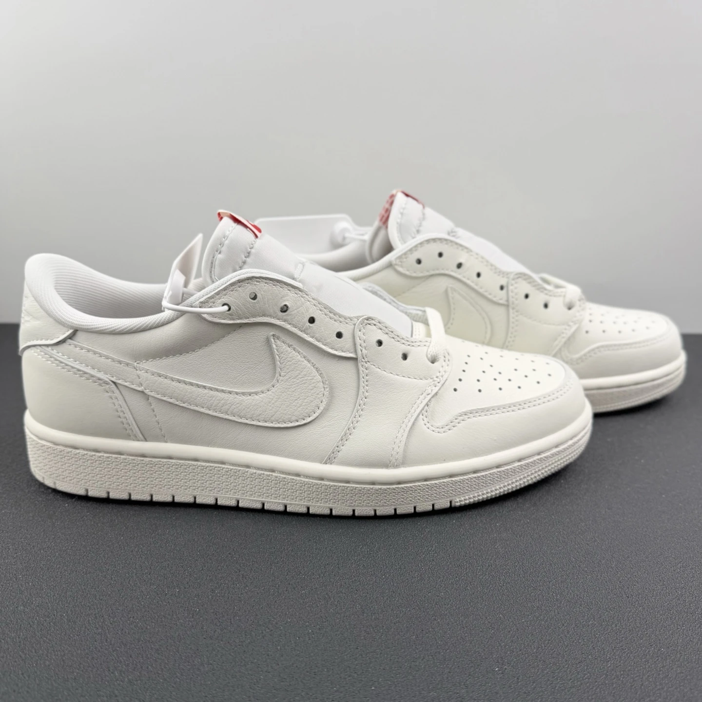 Nike Shoes — 60caf54a