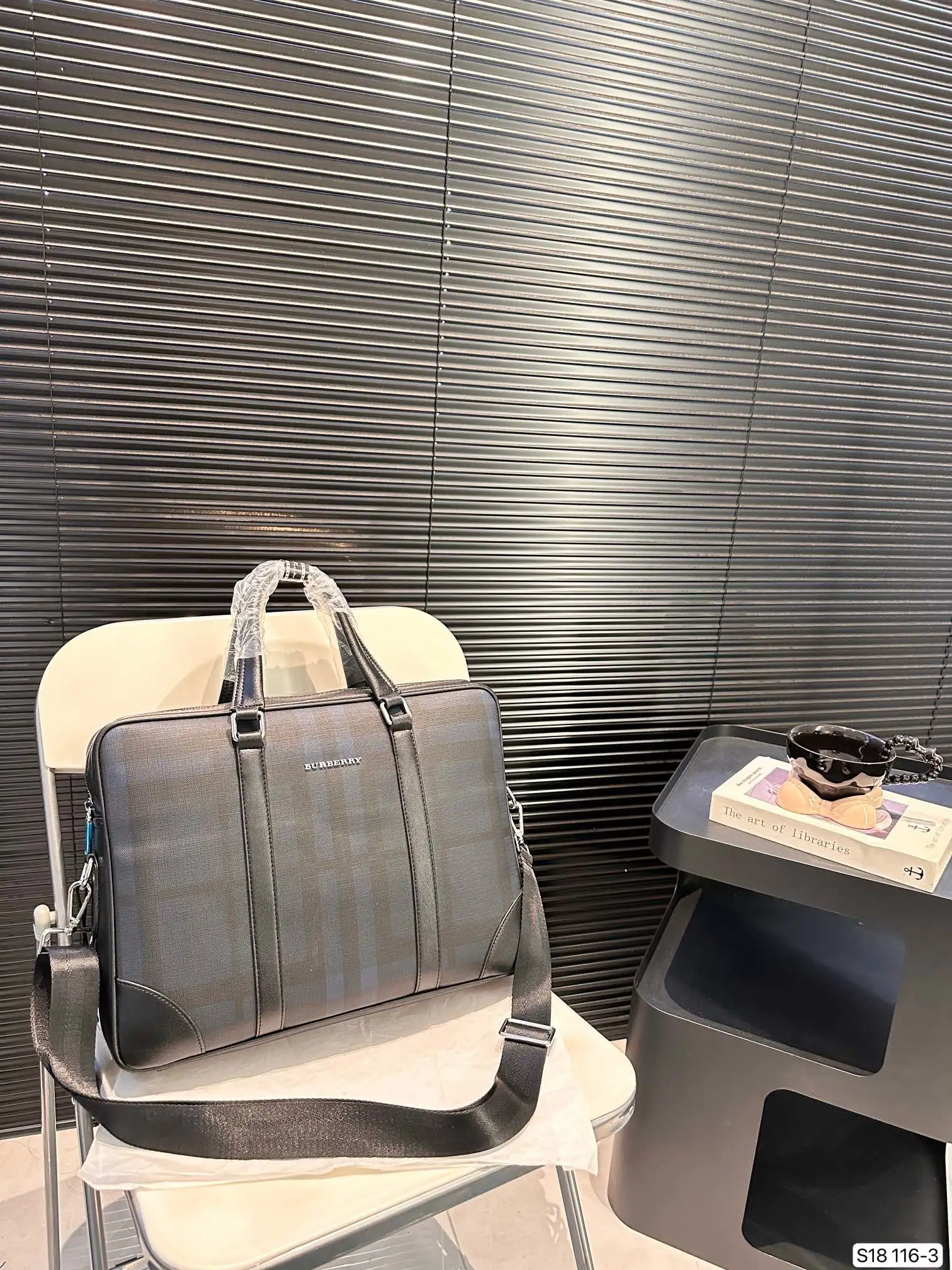 Burberry Briefcases — a90a9654