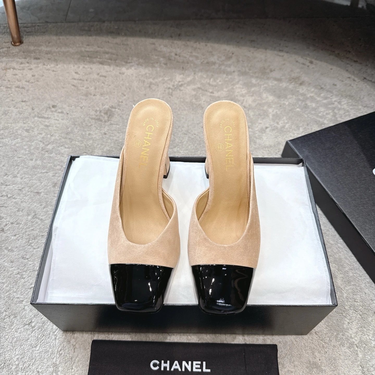 Chanel Slippers — d6e3b922