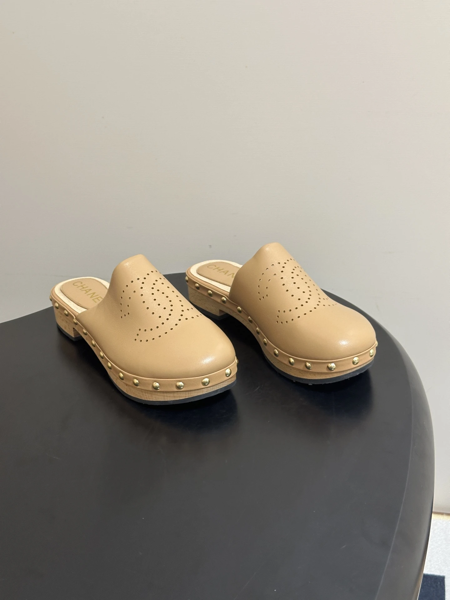 Chanel Slippers — 86c7dd12