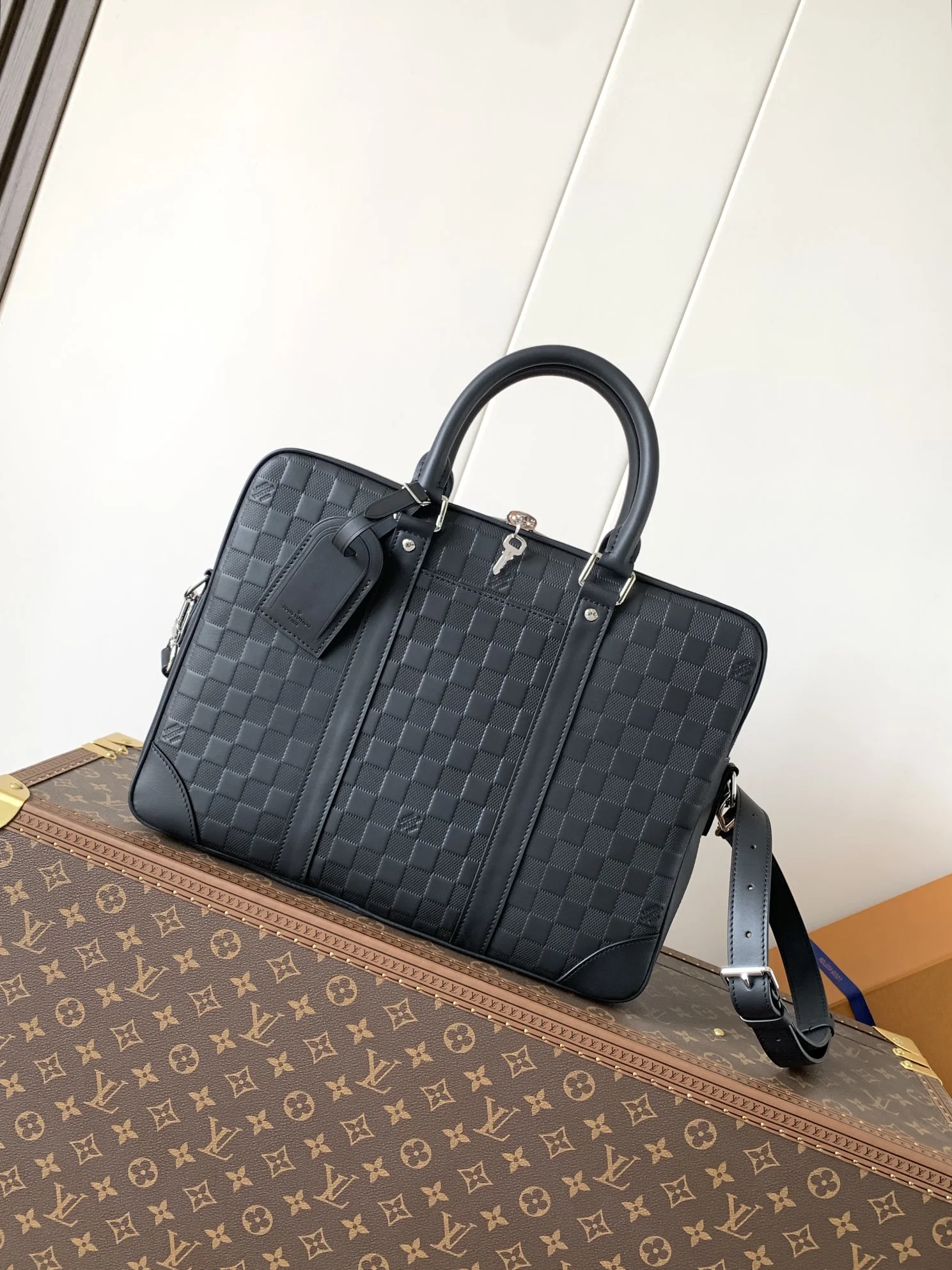 Briefcases — effc7551