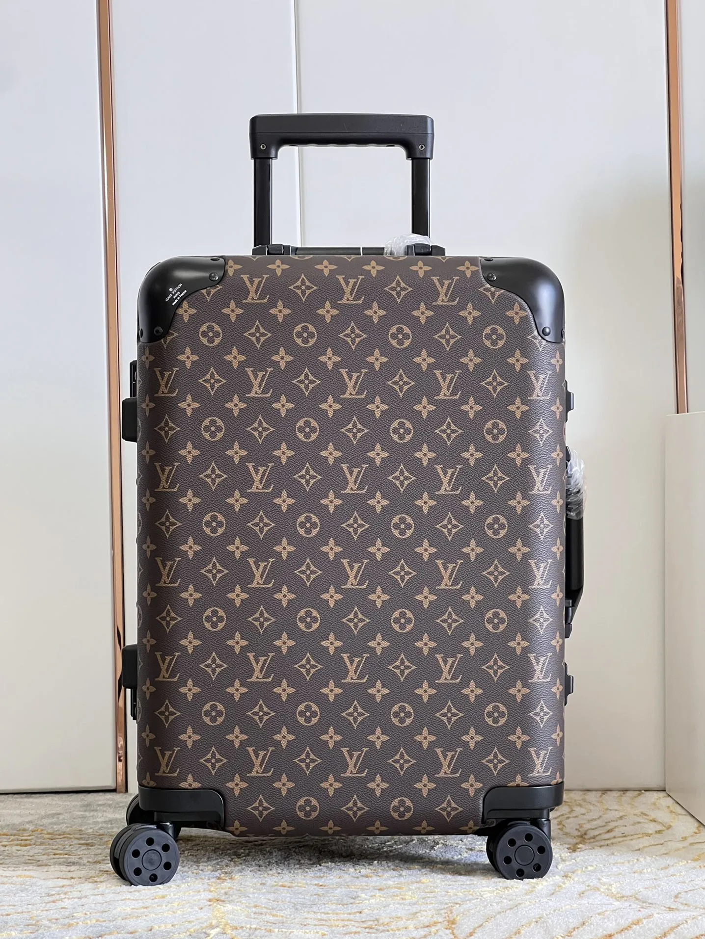 Louis Vuitton Luggage — 32af3007