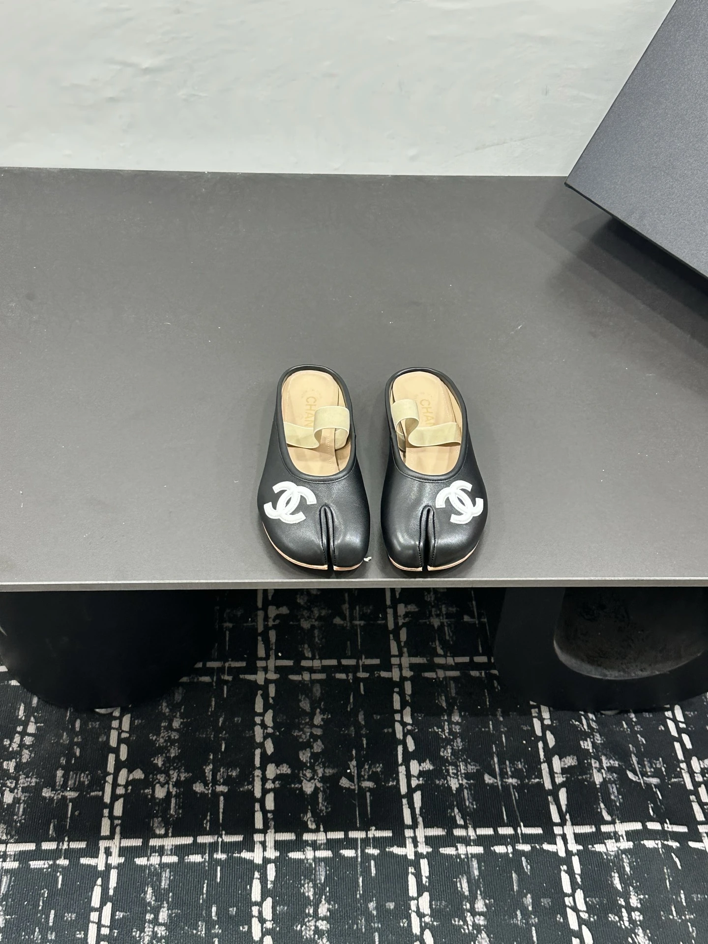 Chanel Slippers — 2b62fc41