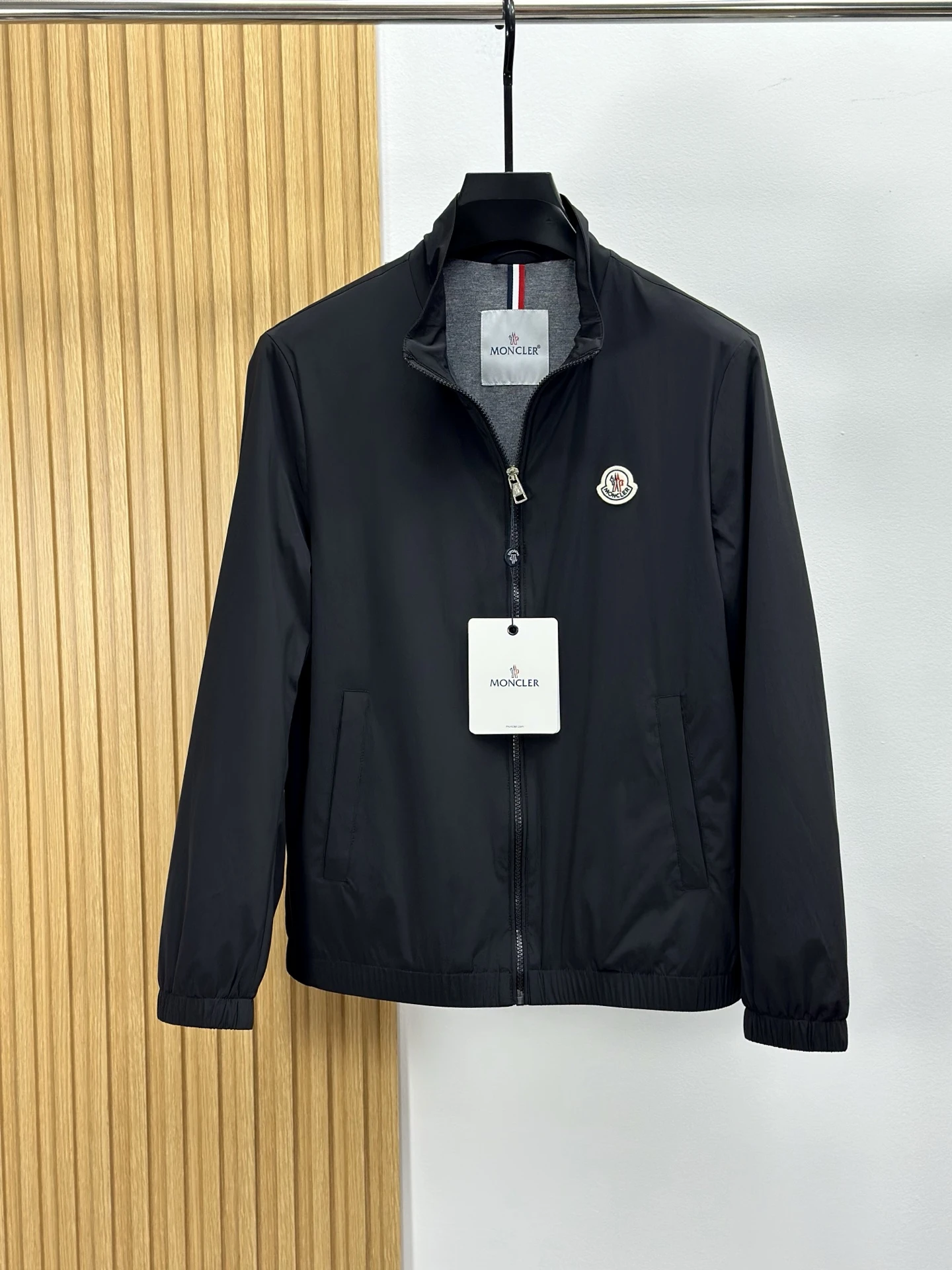 Moncler Jackets — ff4c86d0