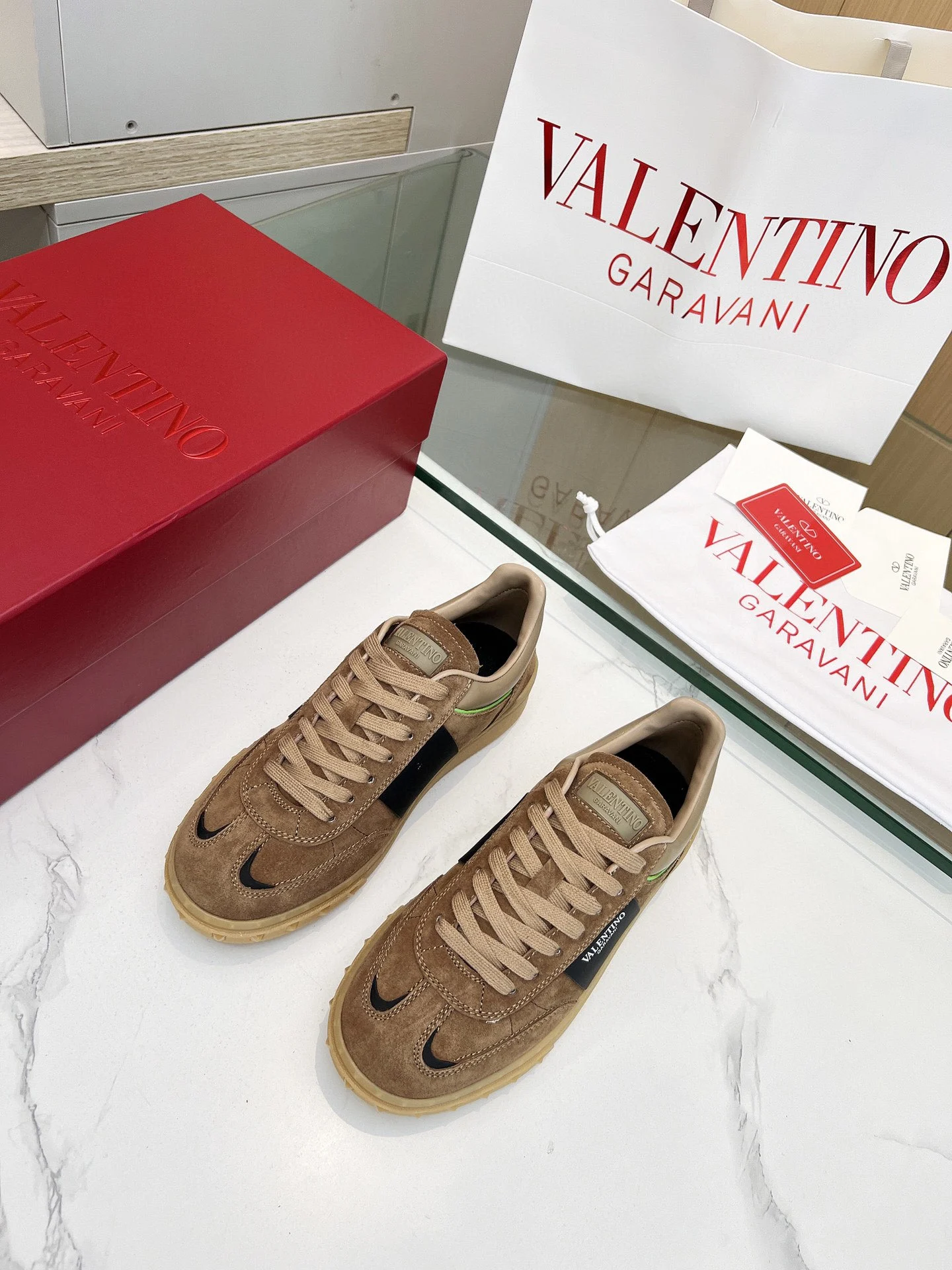 Valentino Sneakers — ba818114