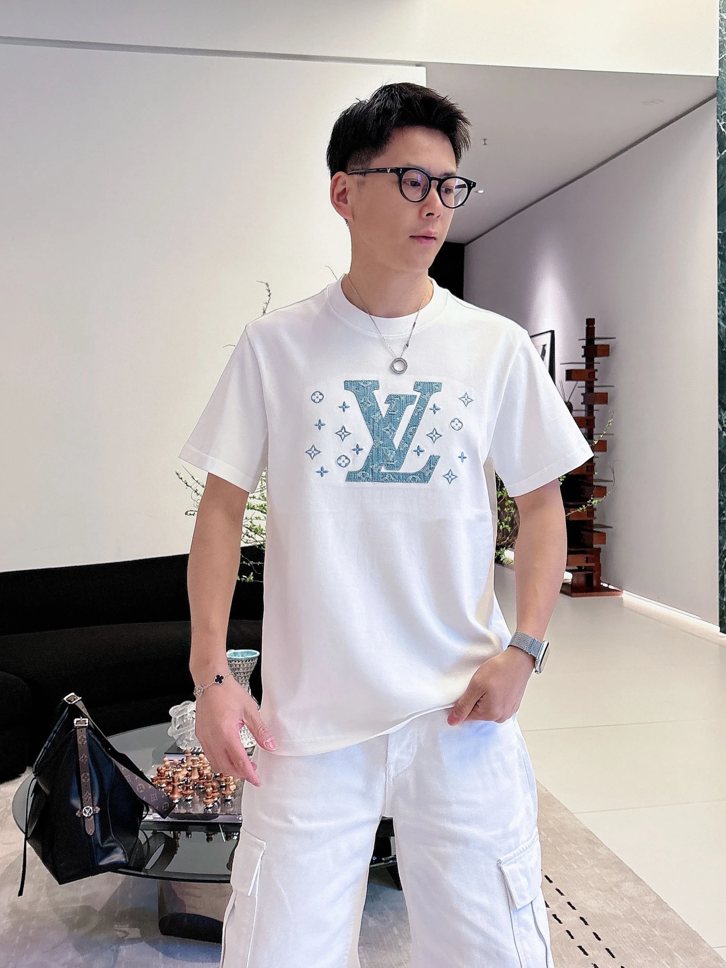 Louis Vuitton T-Shirt — 84ff03ba