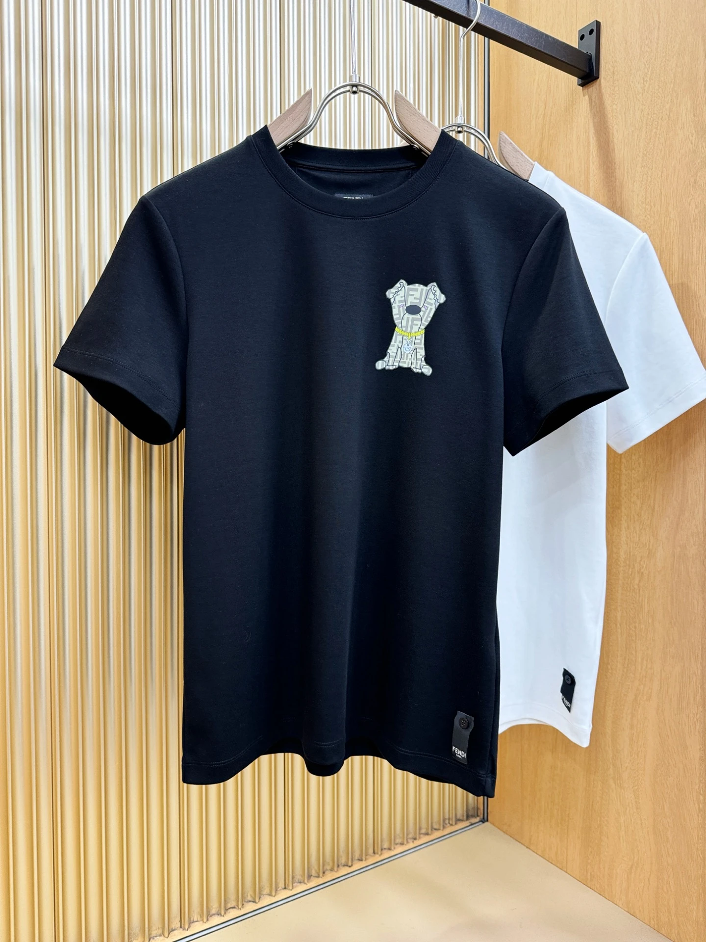 Fendi T-Shirt — 24feeec8