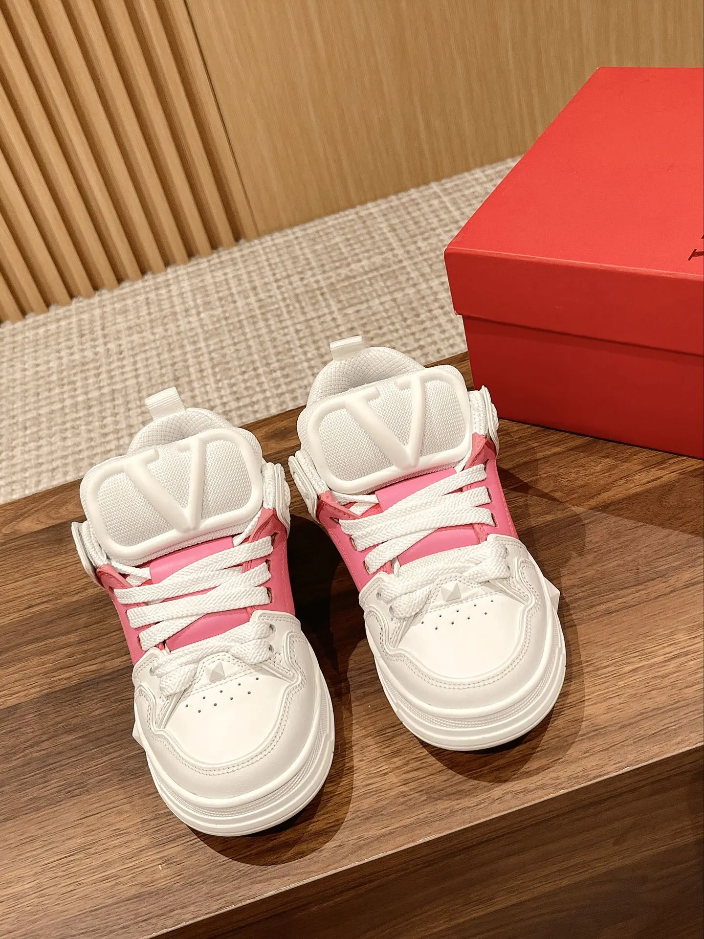 Valentino Sneakers — 6008d9b3