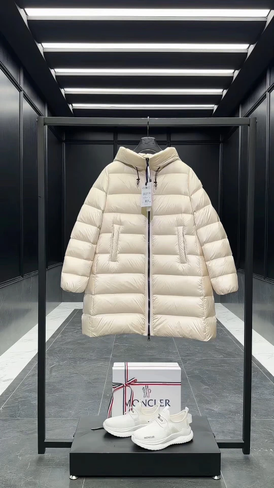 Moncler Down Jackets — 731f6bd3