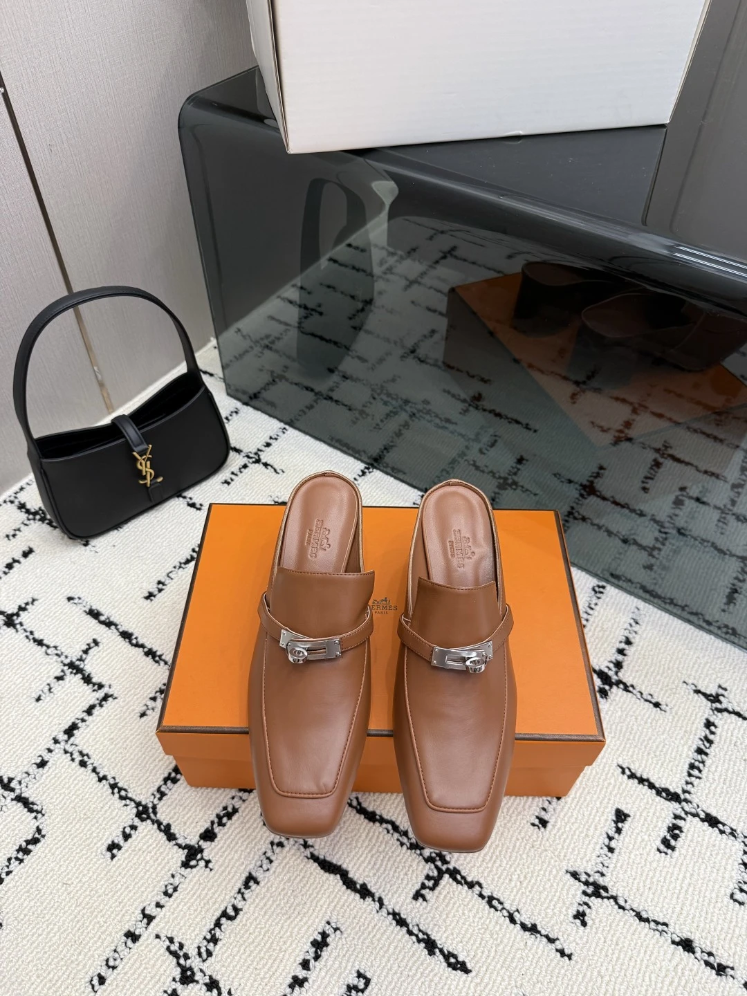 Hermès Sandals — 1ddd3608