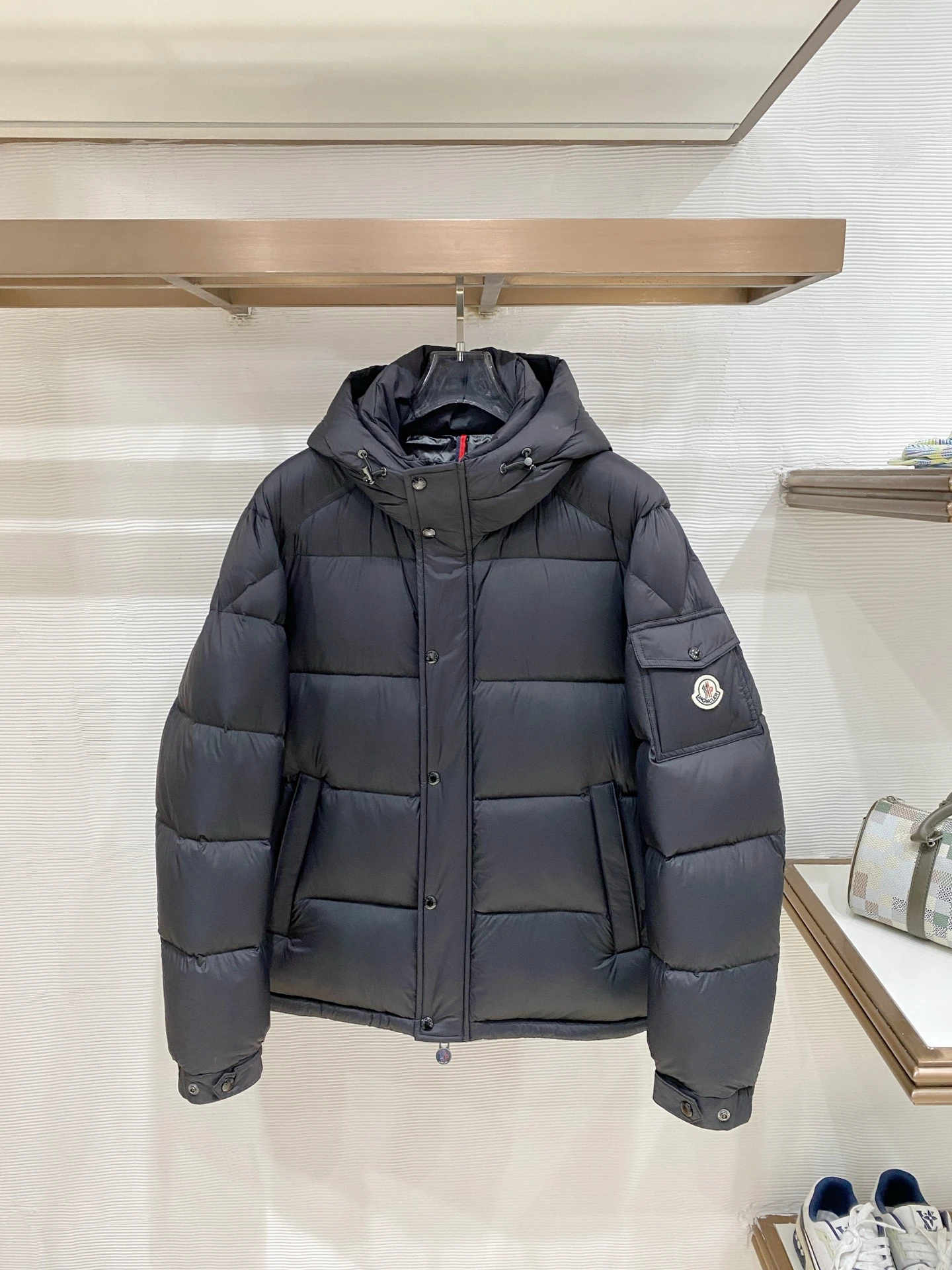 Moncler Down Jacket — f1b40ec5