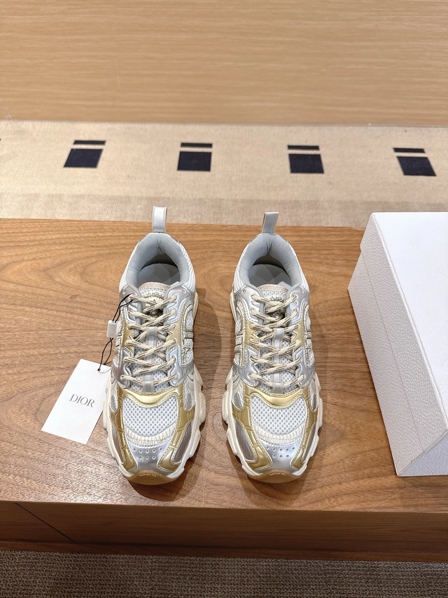 Dior Sneakers — f1acfc63