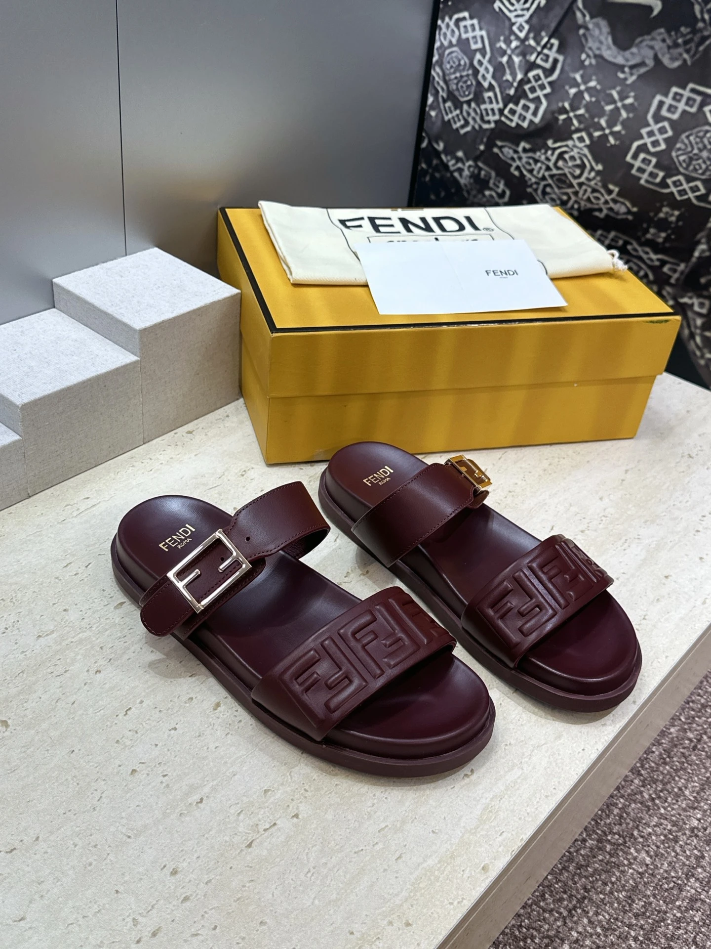 Fendi Slippers — c21c18a0