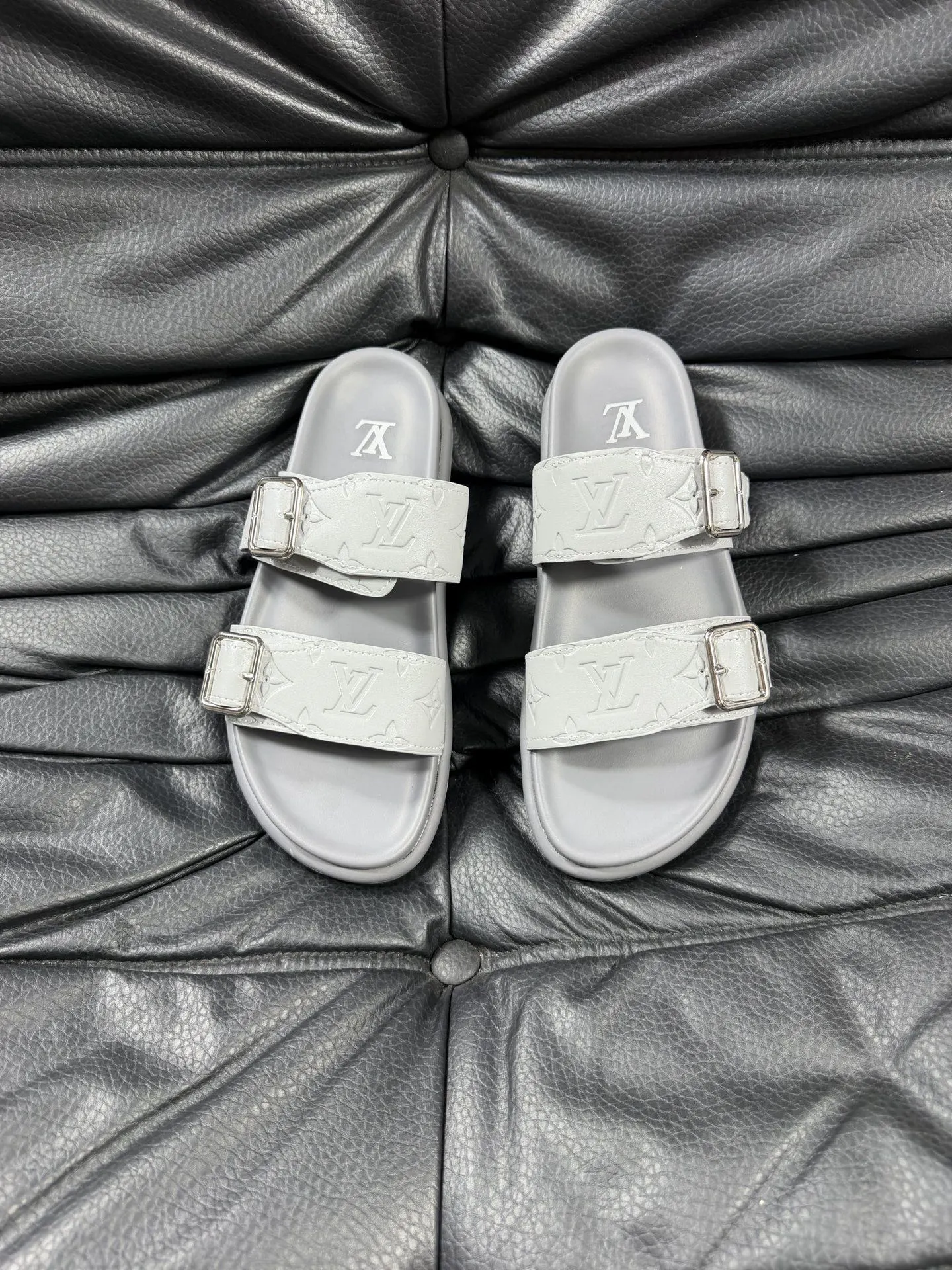 Slippers & Slides