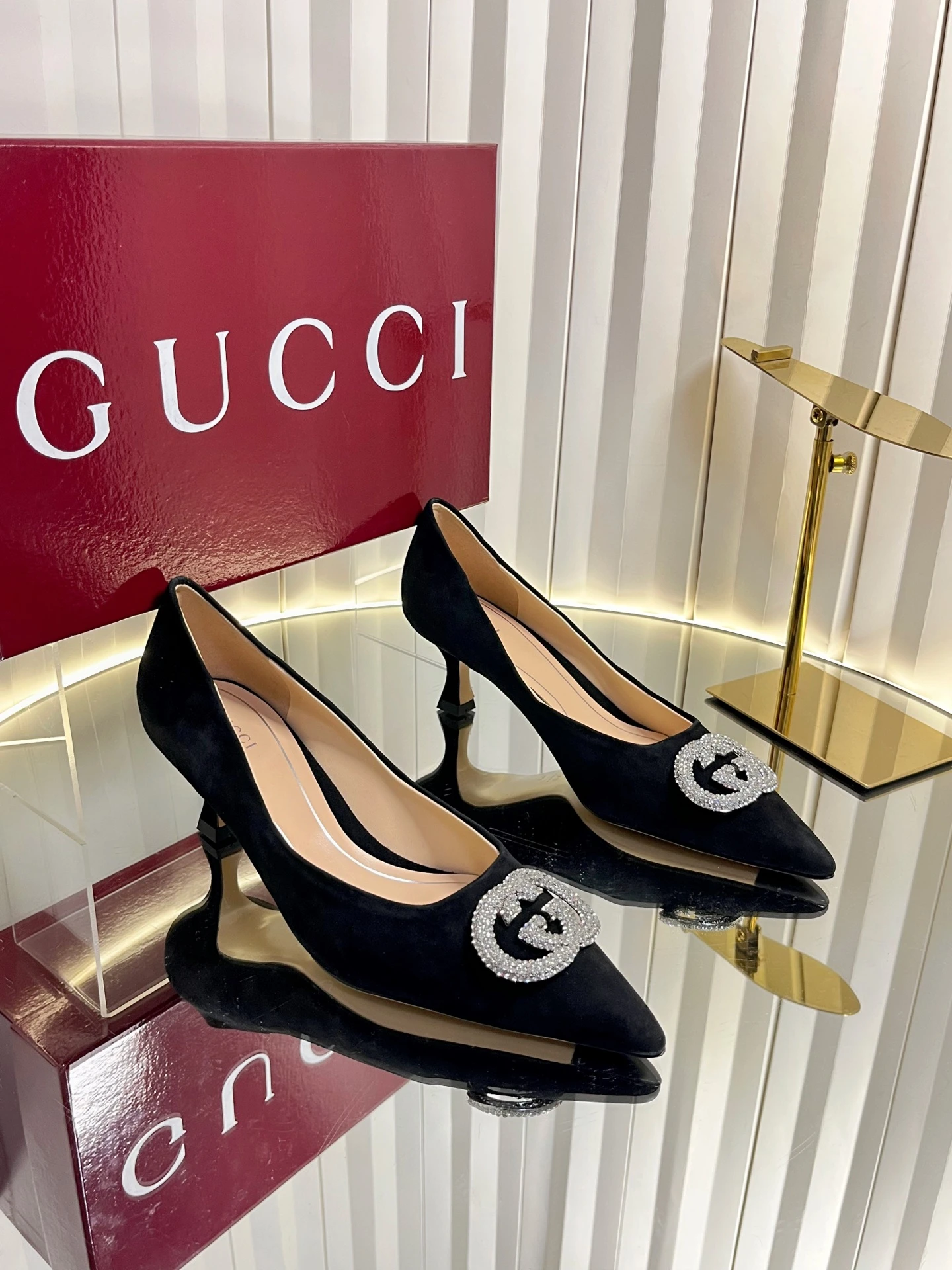 Gucci Shoes — 26334809