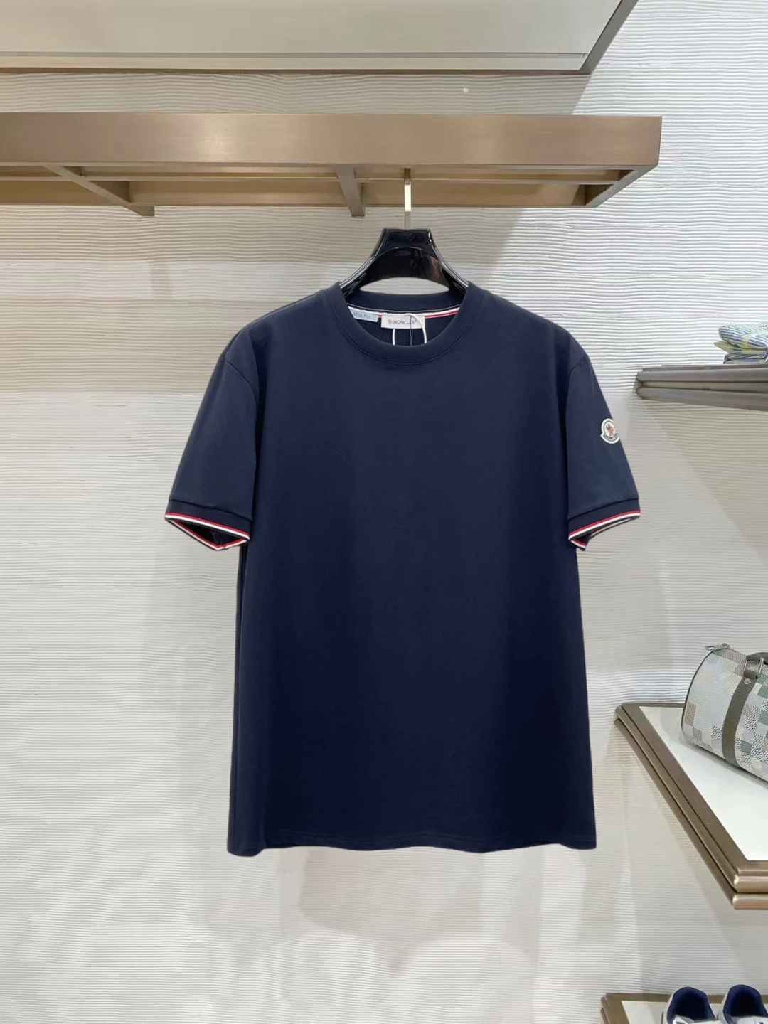 Moncler T-Shirt — 3dc9c3fe