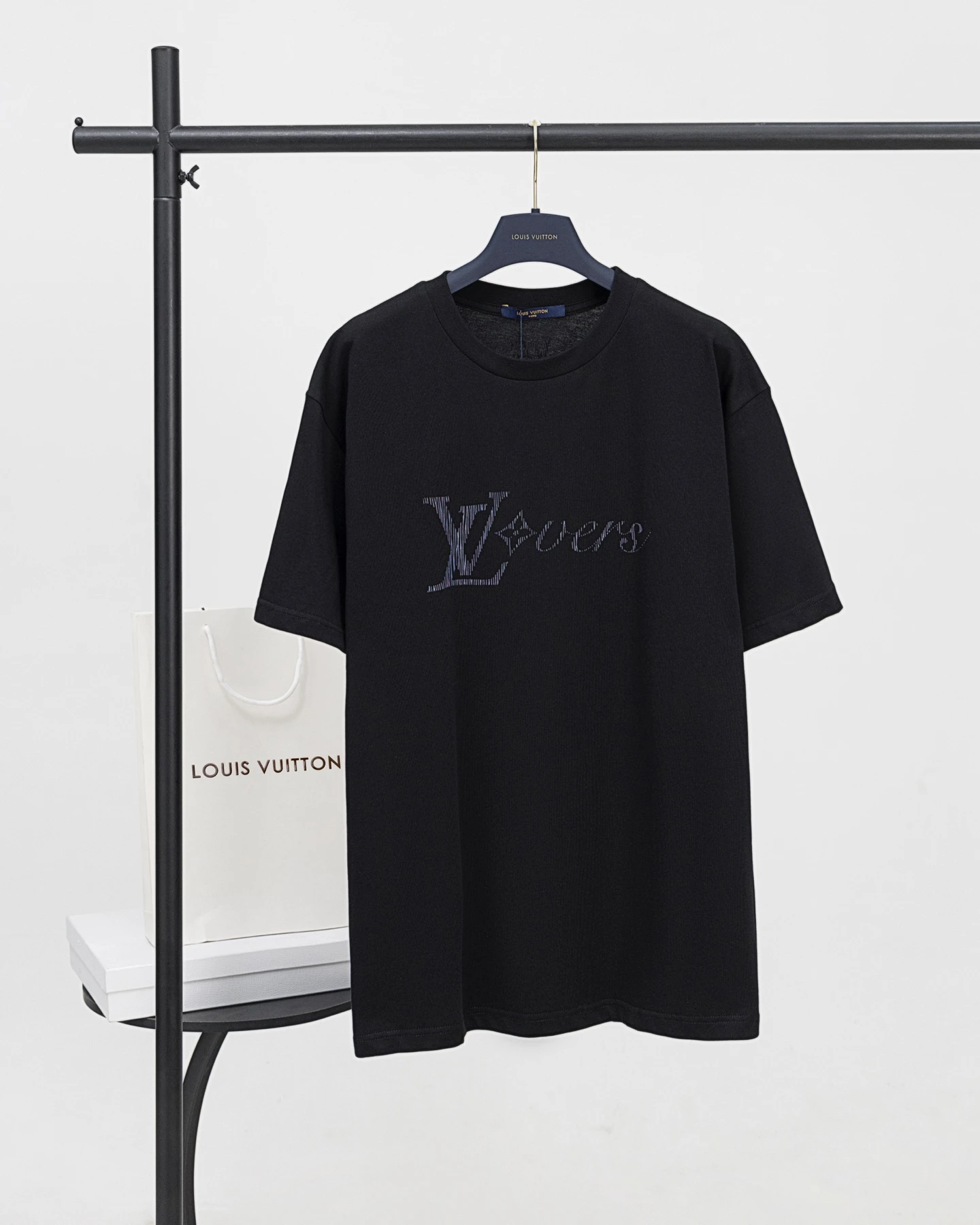 Louis Vuitton T-Shirt — cb9f0bc6
