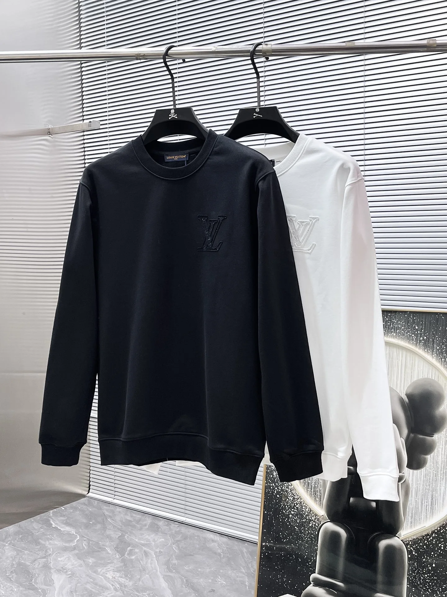 Louis Vuitton Sweatshirts — 8b1bd2ed