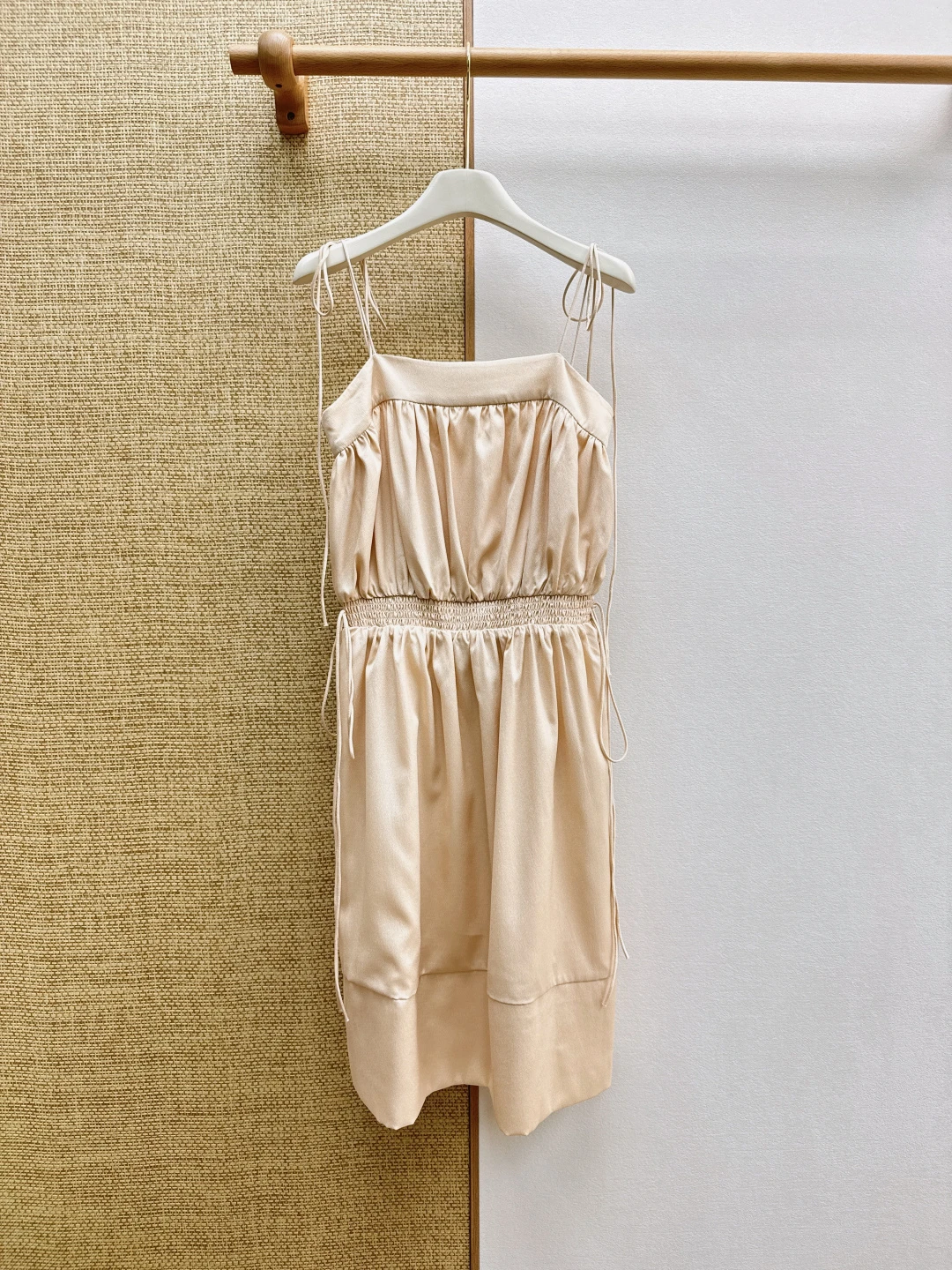 Dresses — 49bc49b0
