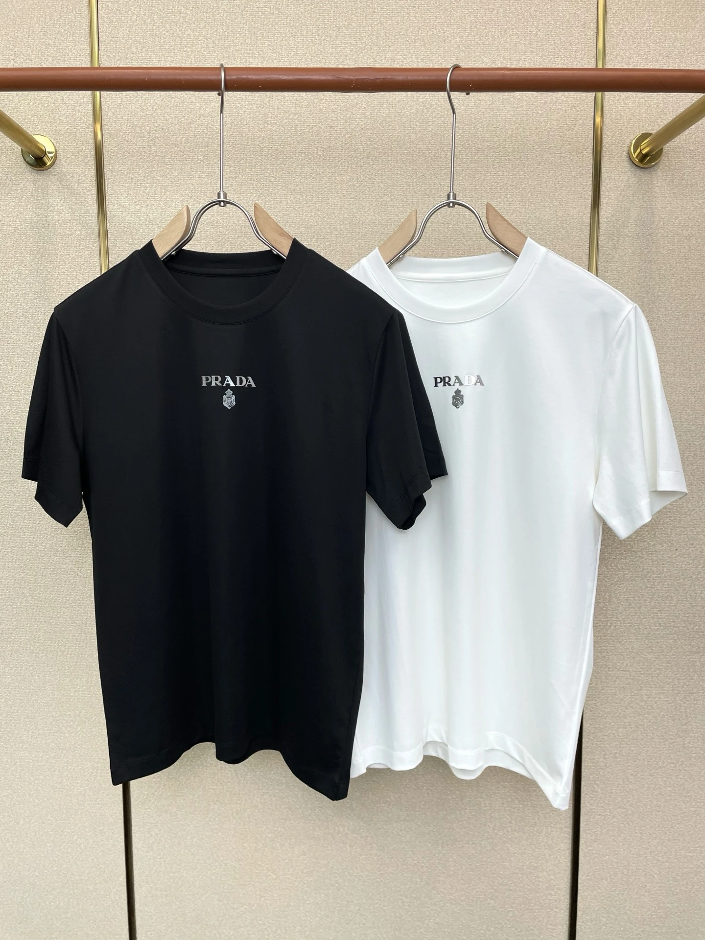 Prada T-Shirt — 88a6b784