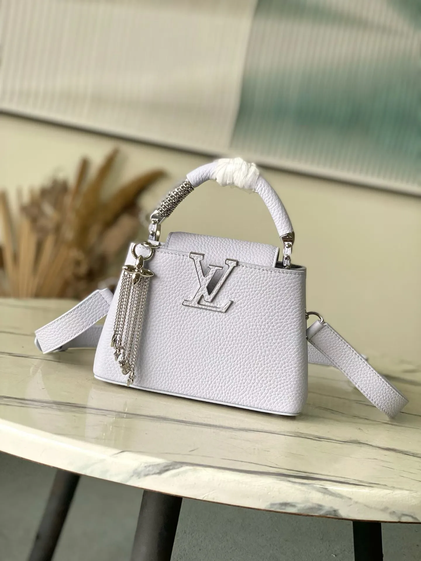 Louis Vuitton Bag — b4e4b033