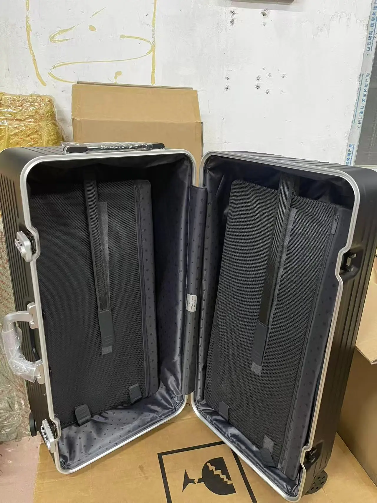 Luggage — 63a0257c
