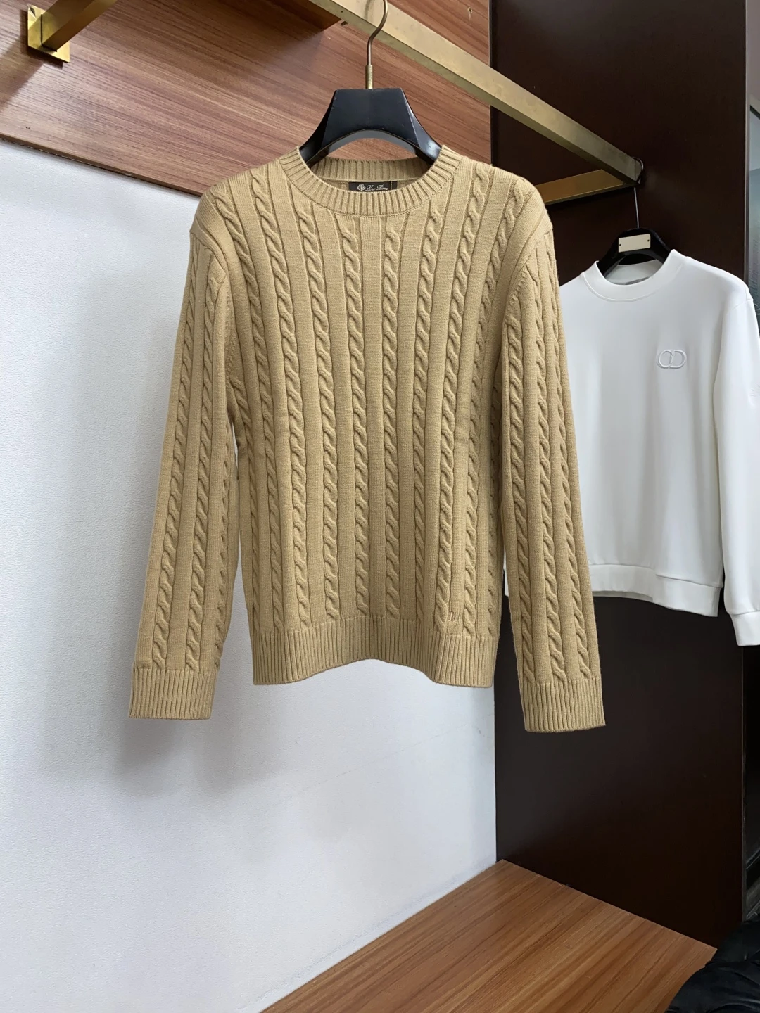 Loro Piana Sweater — 1643e0ec