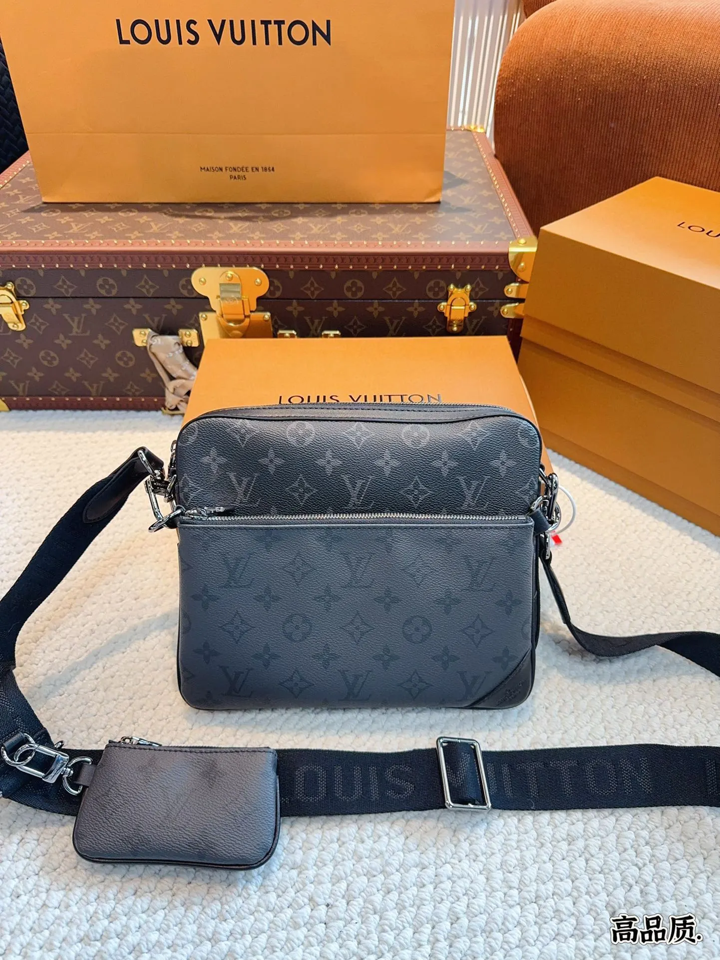 Louis Vuitton Bag — 51a8ba8c