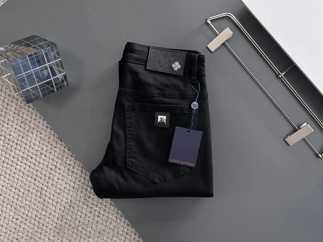 Louis Vuitton Jeans — 74a97613