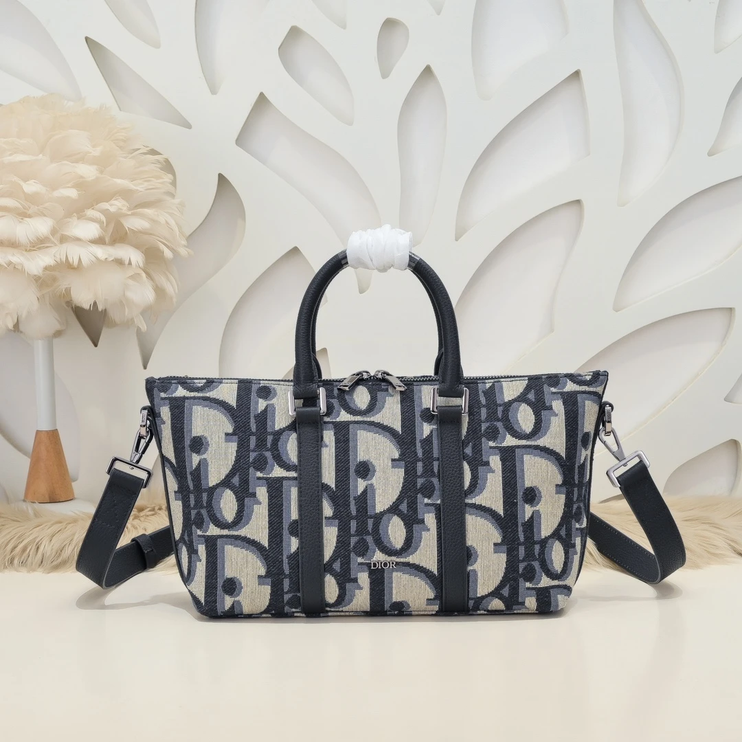 Dior Bag — 42a11ef5