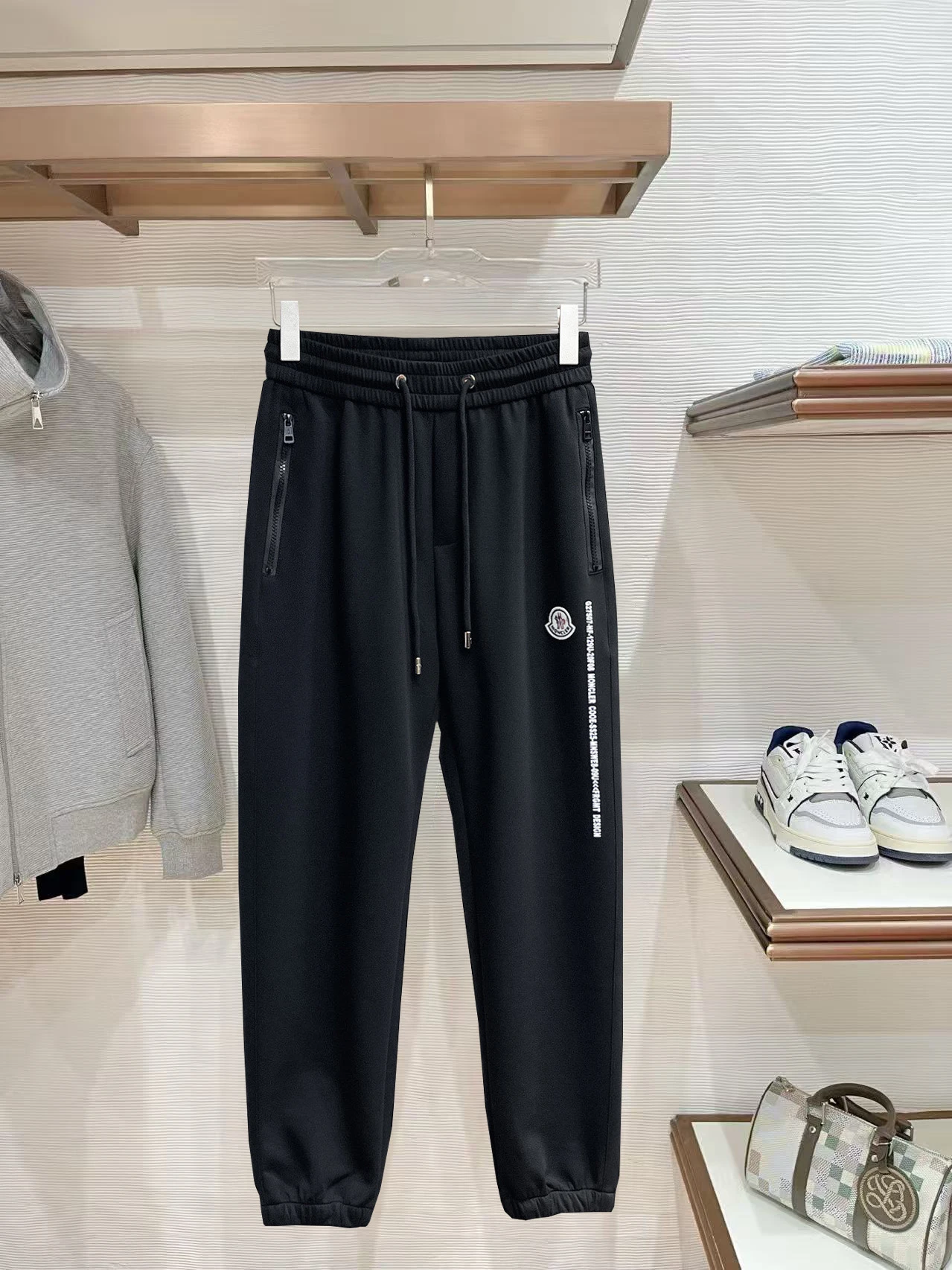 Moncler Trousers — 72bbf1f6