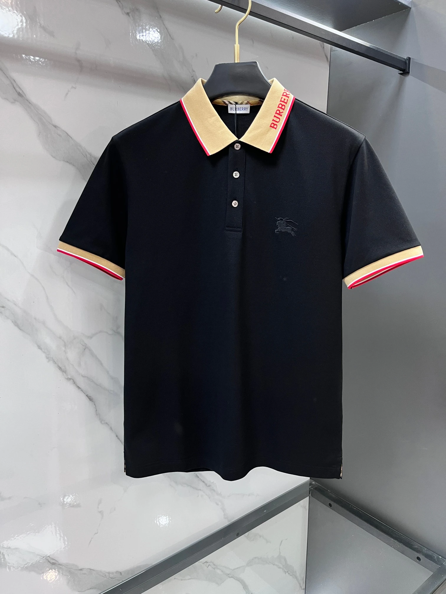 Burberry T-Shirt — f0457116