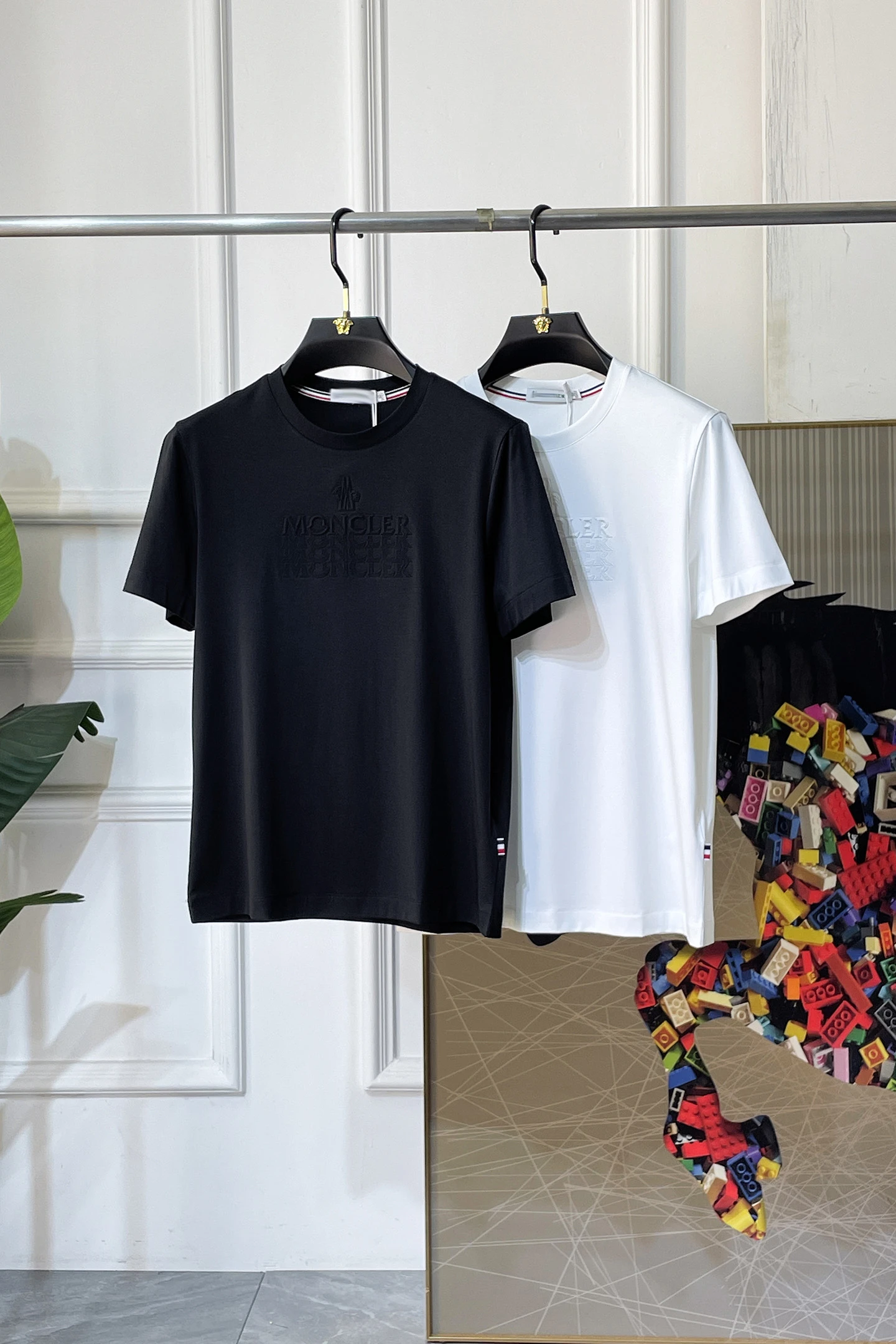 Moncler T-Shirt — e7b4081f