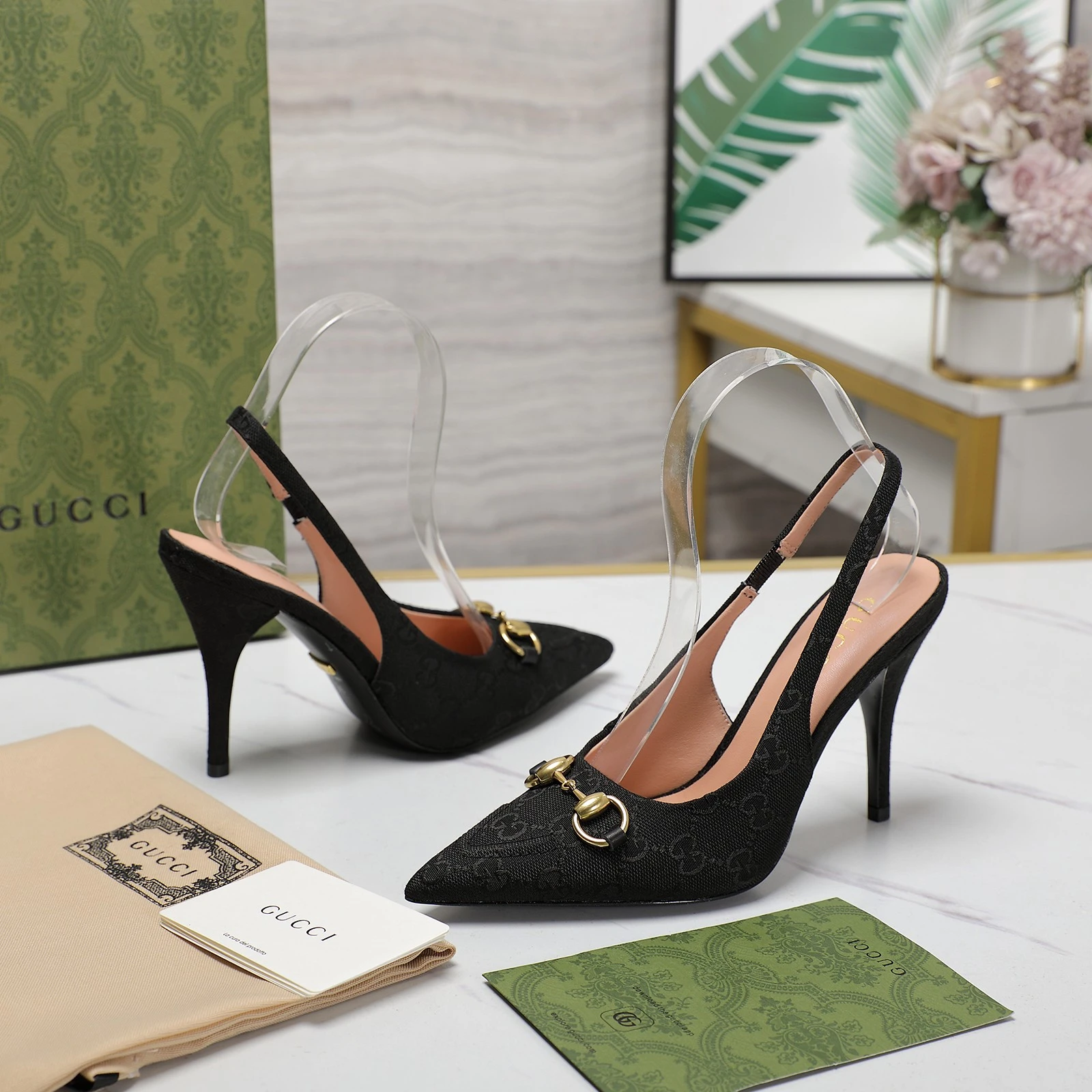 Gucci Sandals — cce62f32