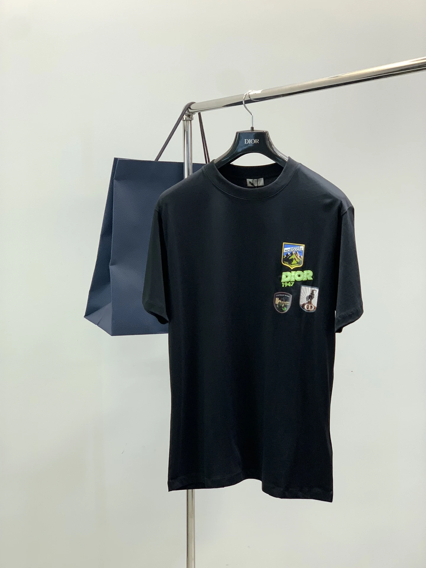 Dior T-Shirt — e2e1ca04