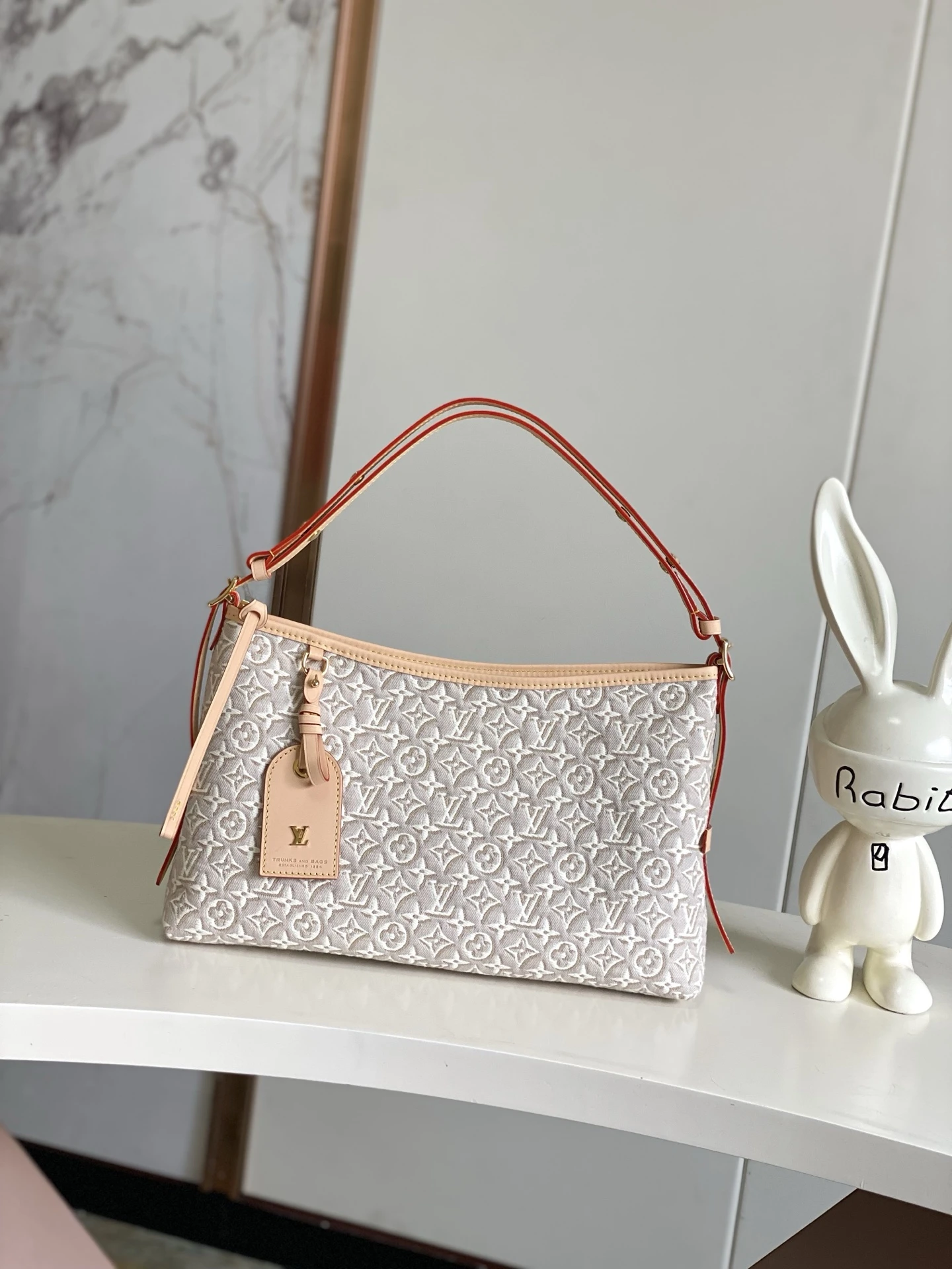 Louis Vuitton Bag — dc25bb5f