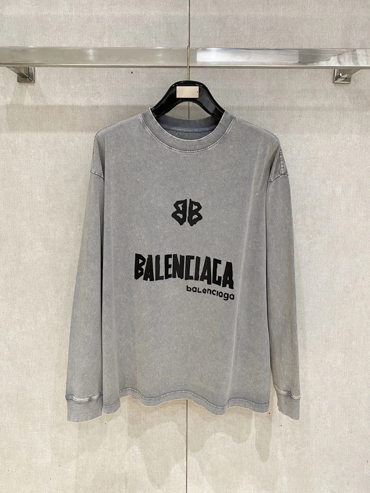 Balenciaga Sweatshirts — 8722eb10