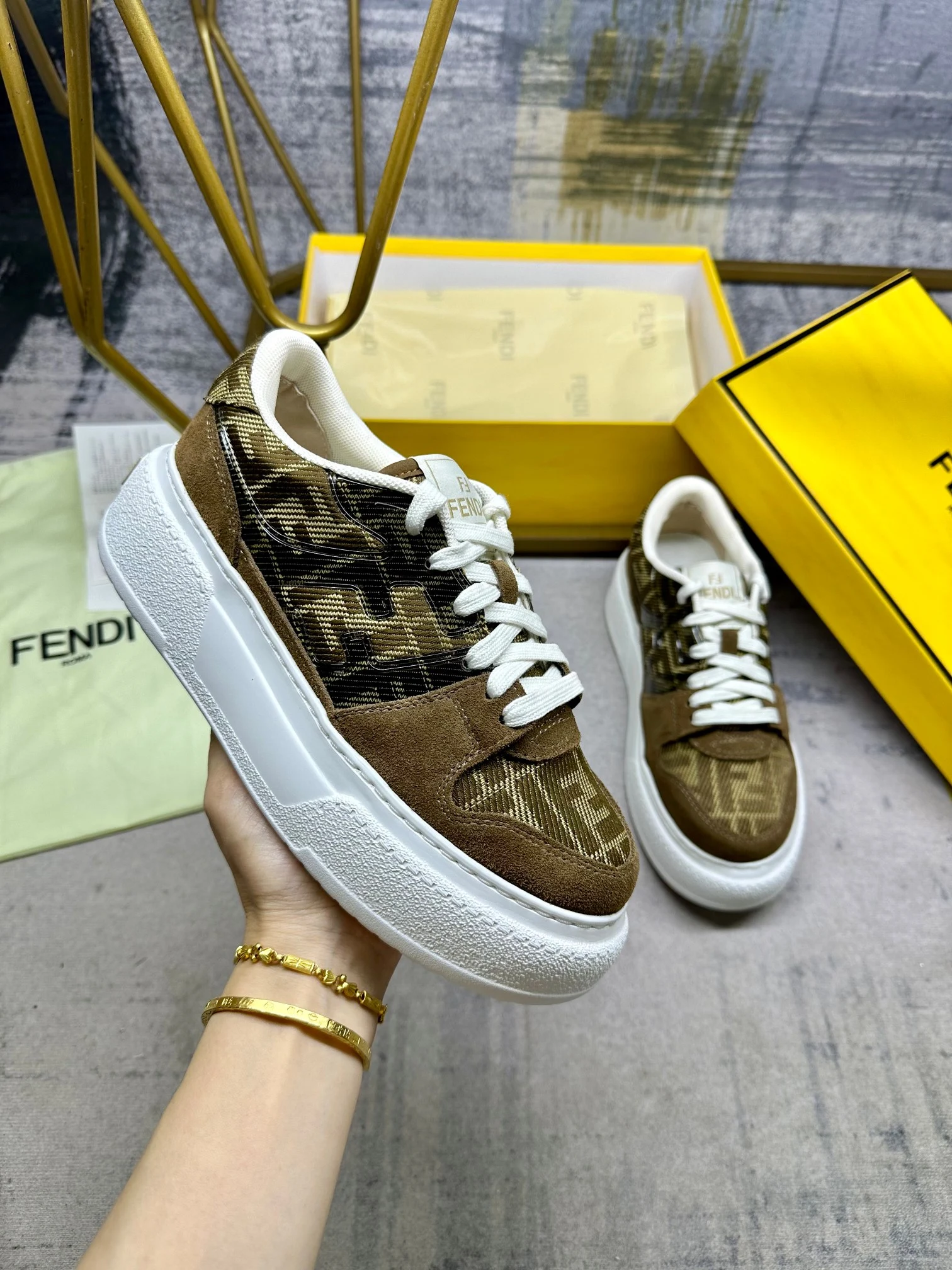 Fendi Sneakers — fe218d19