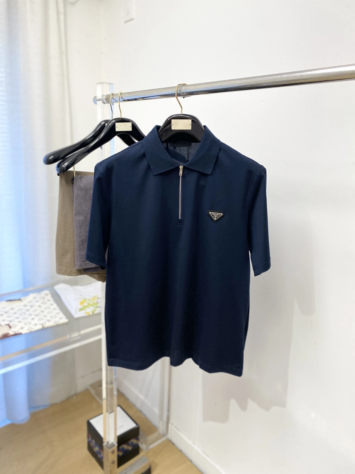 Prada T-Shirt — 69470df6
