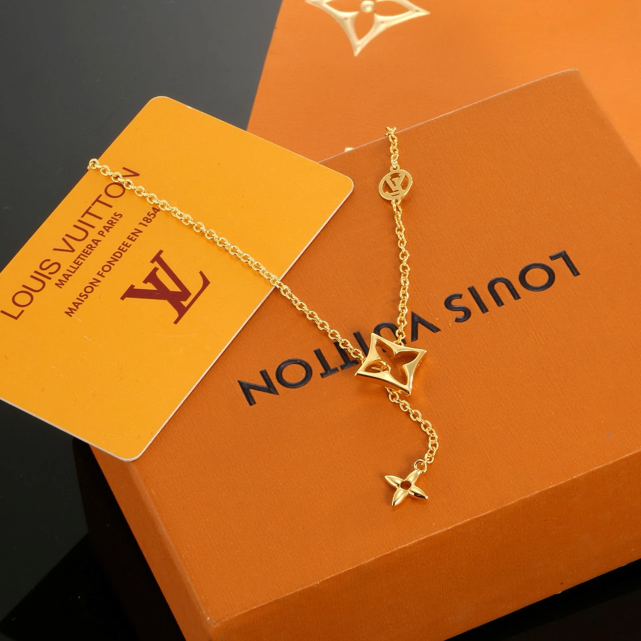 Louis Vuitton Necklaces — 1edbb6e1
