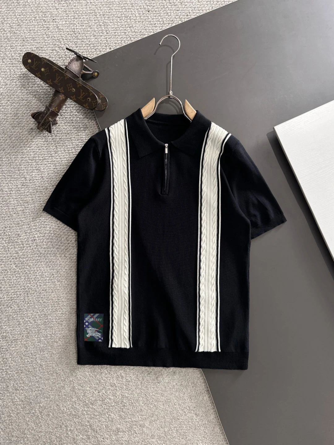 Burberry T-Shirt — 30581e03