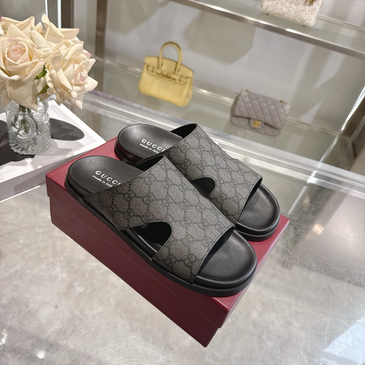 Slippers — dfc45c55
