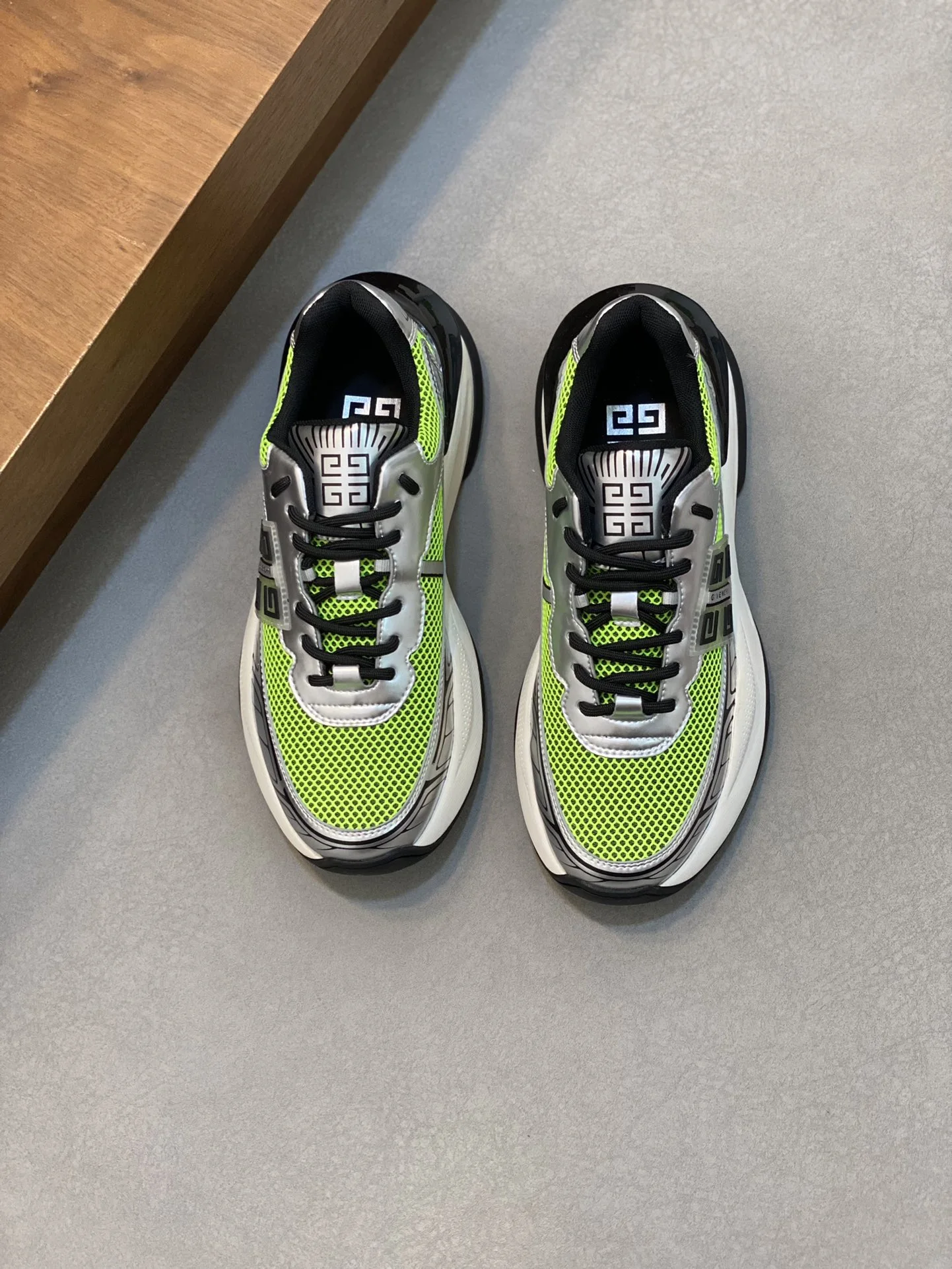 Givenchy Sneakers — 09971e48