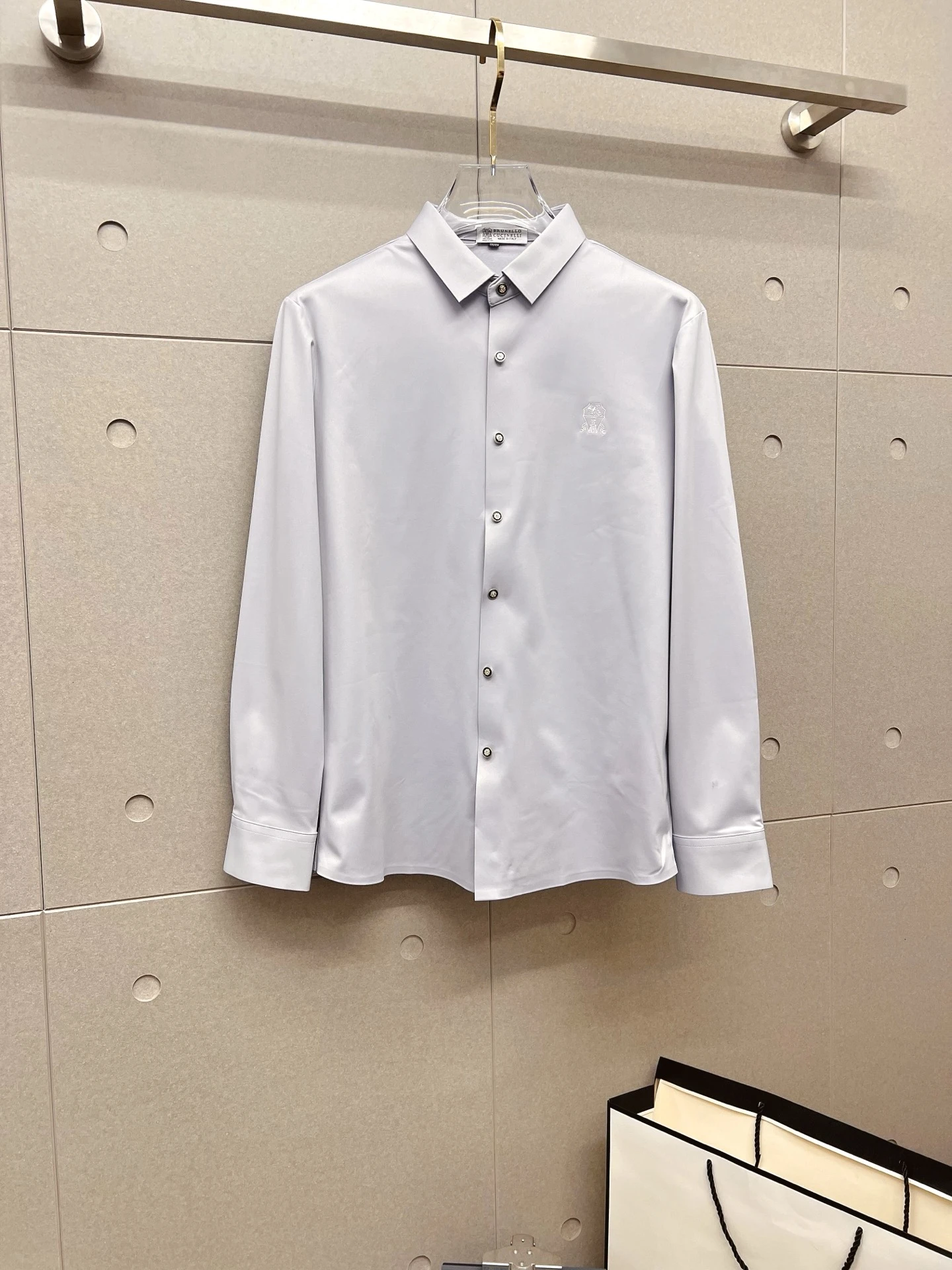 Shirts — e5c35a38