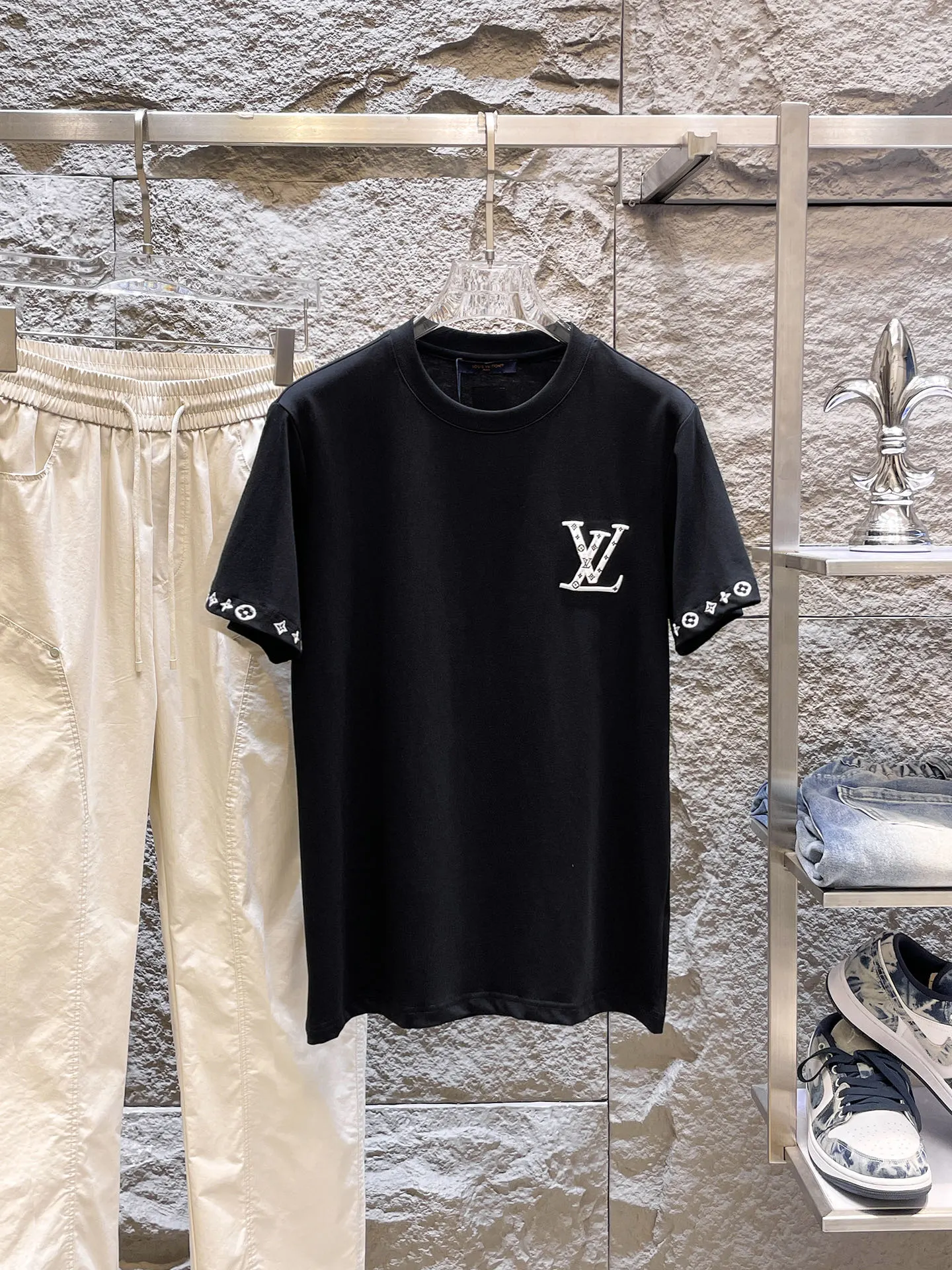 Louis Vuitton T-Shirt — 2dc6f57b